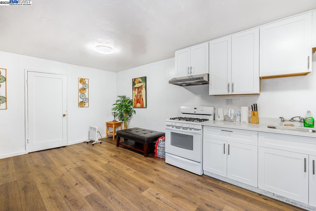 Detail Gallery Image 41 of 48 For 6237 Hayes St, Oakland,  CA 94621 - 4 Beds | 2 Baths