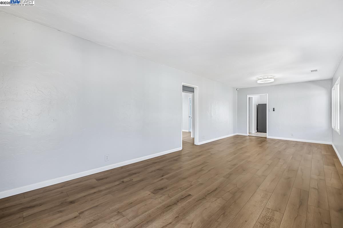 Detail Gallery Image 5 of 48 For 6237 Hayes St, Oakland,  CA 94621 - 4 Beds | 2 Baths
