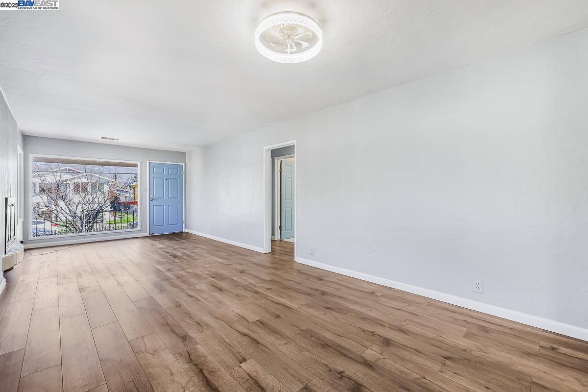 Detail Gallery Image 7 of 48 For 6237 Hayes St, Oakland,  CA 94621 - 4 Beds | 2 Baths