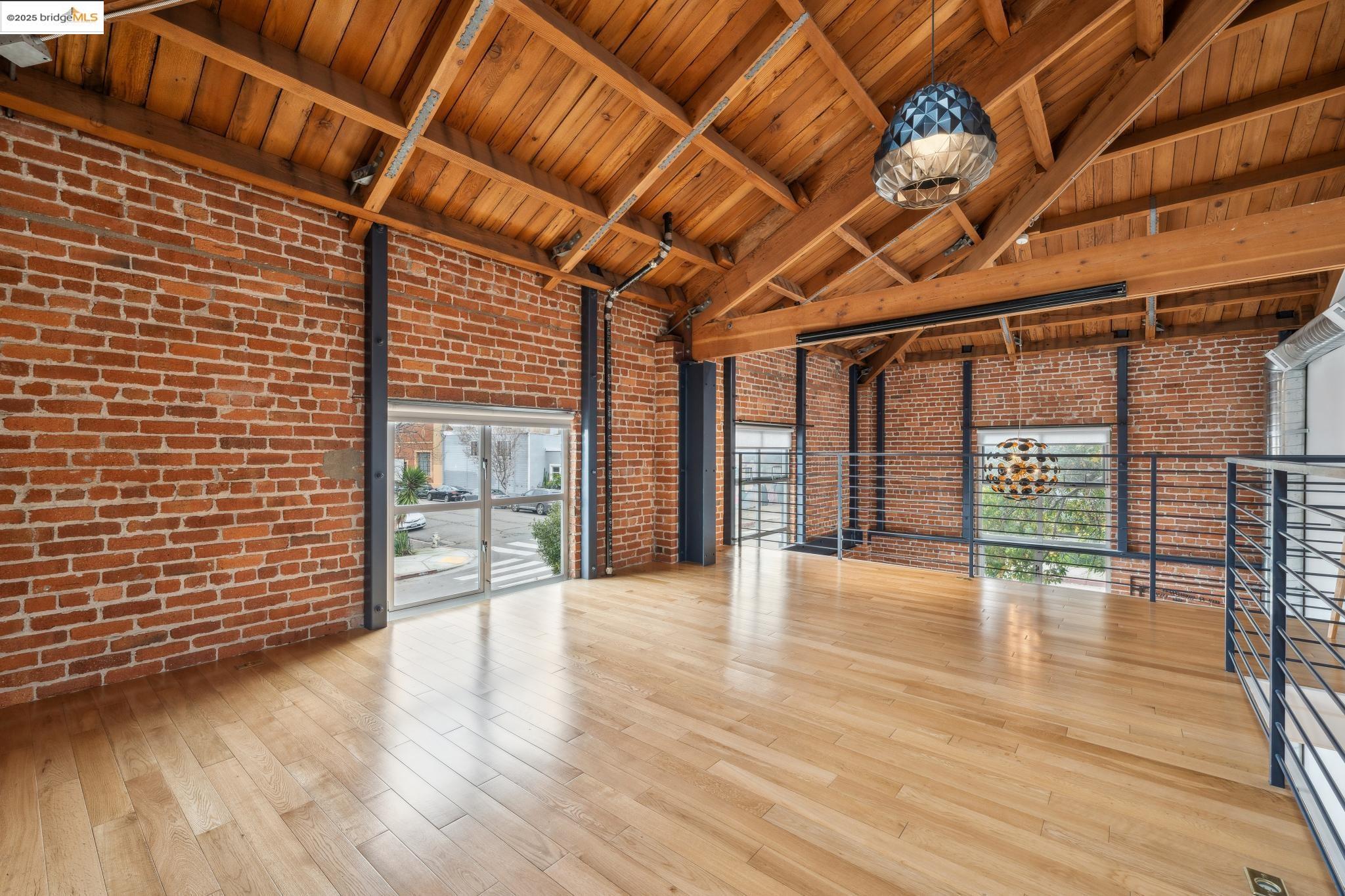 More Details about MLS # 41083524 : 2336 MAGNOLIA ST # 1