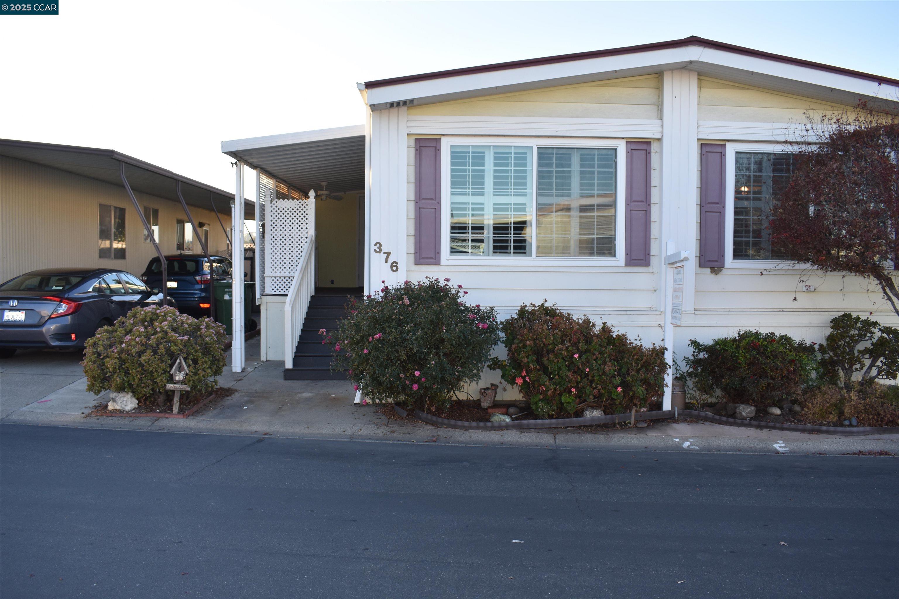Detail Gallery Image 1 of 43 For 376 Avenida Flores #77,  Pacheco,  CA 94553-0000 - 2 Beds | 2 Baths