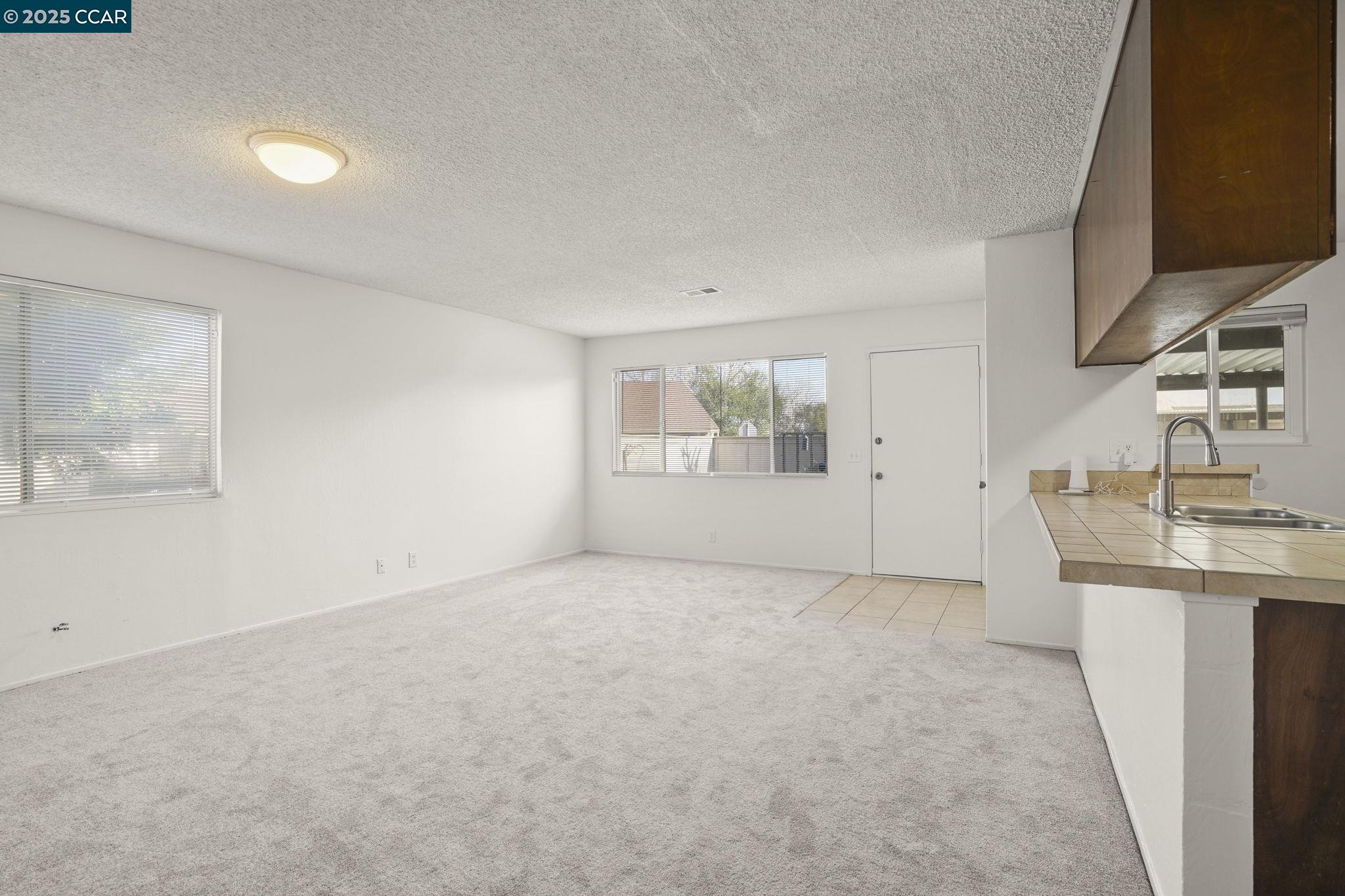 Photo #6: 41083548 Listing 