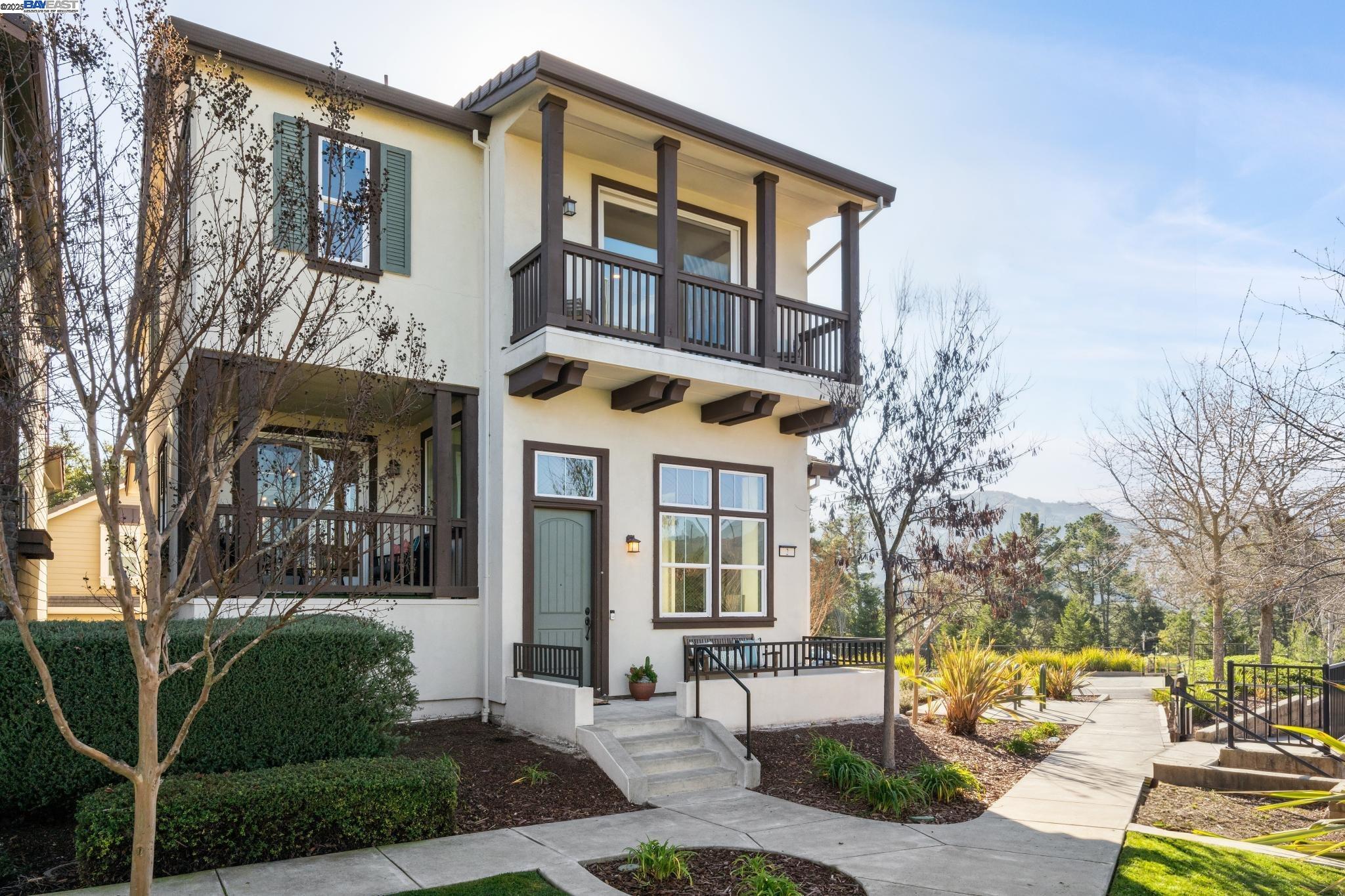 Detail Gallery Image 1 of 1 For 2 Hazel Tree Rdg, Orinda,  CA 94563 - 4 Beds | 2/1 Baths