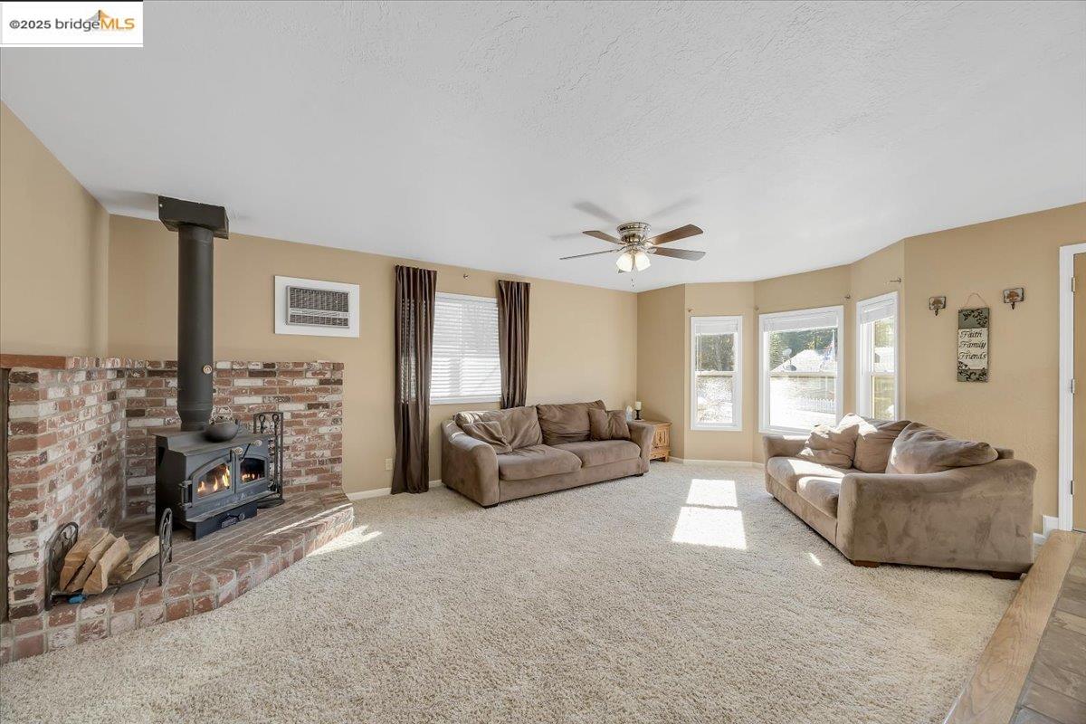 Detail Gallery Image 1 of 1 For 17424 Livermore Ct, Soulsbyville,  CA 95372 - 4 Beds | 2 Baths