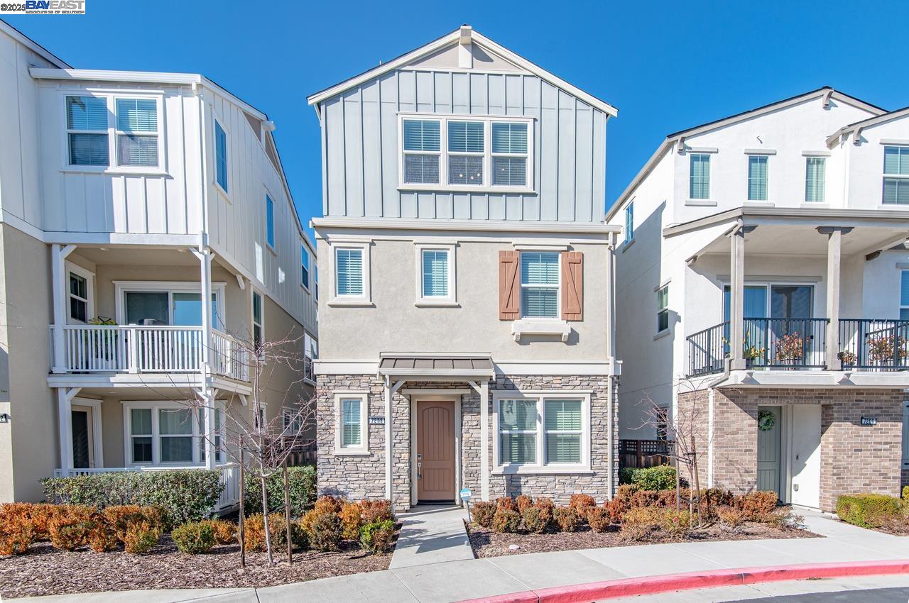 Detail Gallery Image 1 of 1 For 7258 Carneros Ln, Dublin,  CA 94568 - 4 Beds | 3/1 Baths