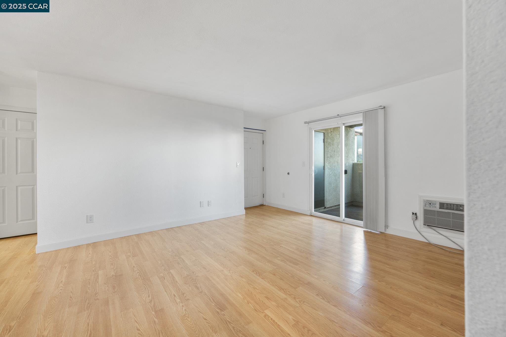 Photo #6: 41083590 Listing 