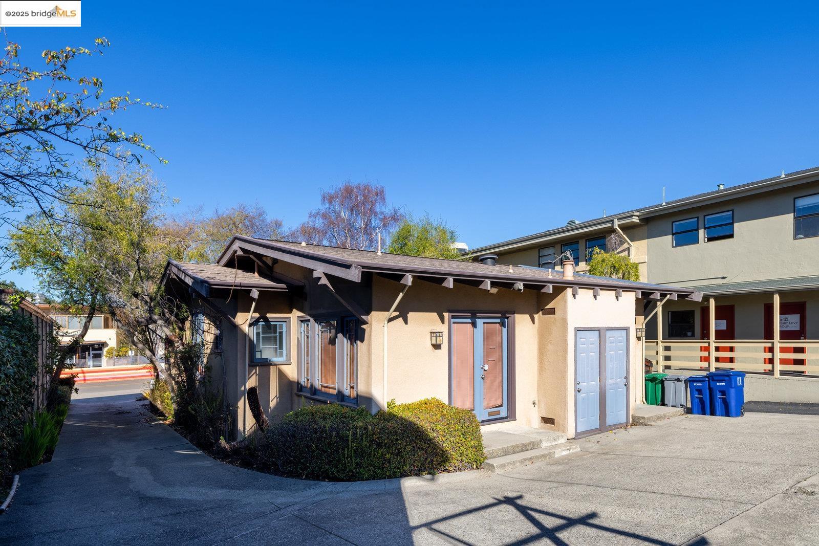 Detail Gallery Image 14 of 26 For 1714 Solano Ave, Berkeley,  CA 94707 - – Beds | – Baths