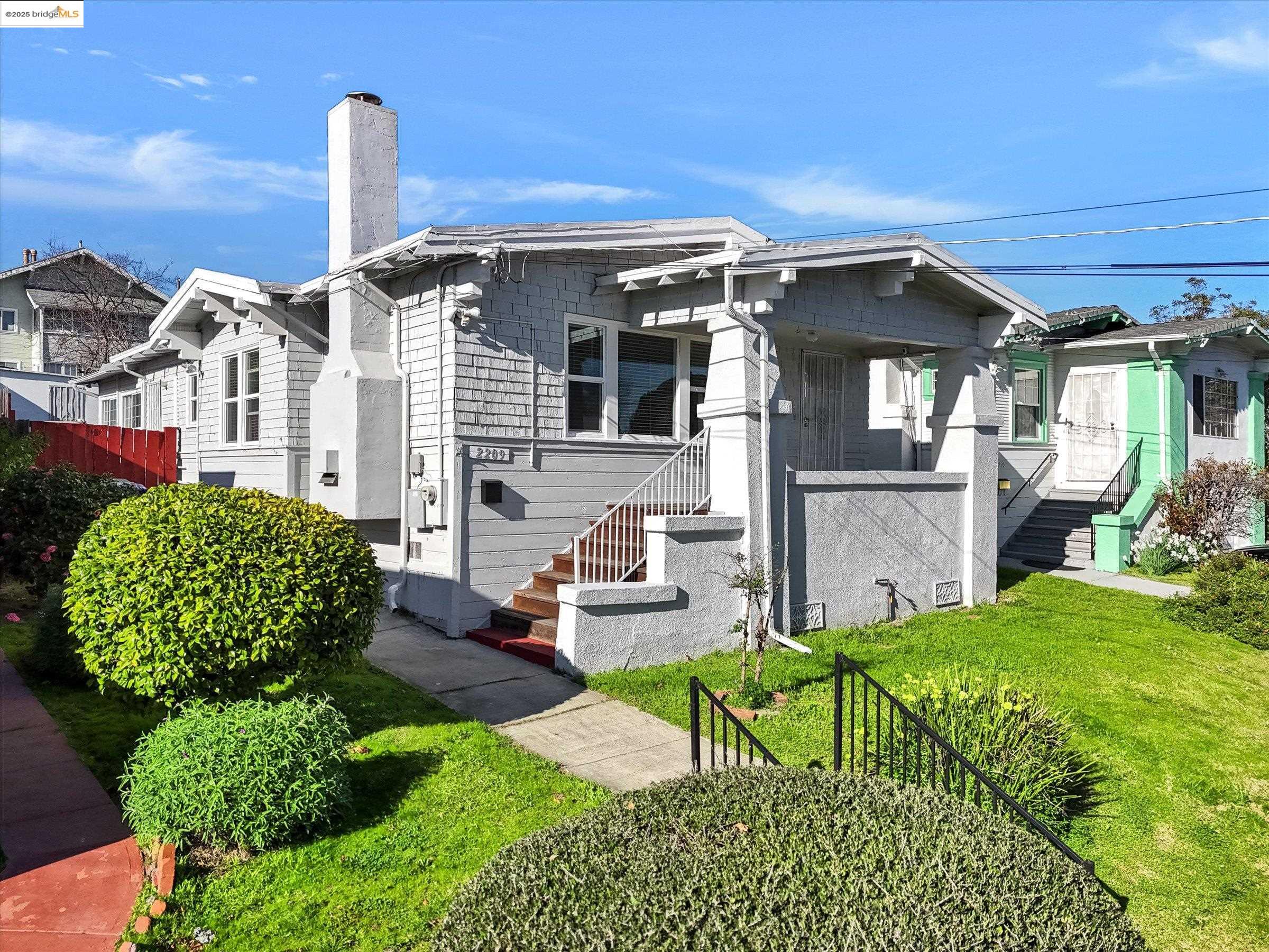 2209 High St, Oakland, California 94601, 3 Bedrooms Bedrooms, 7 Rooms Rooms,1 BathroomBathrooms,Residential,For Sale,2209 High St,41083606