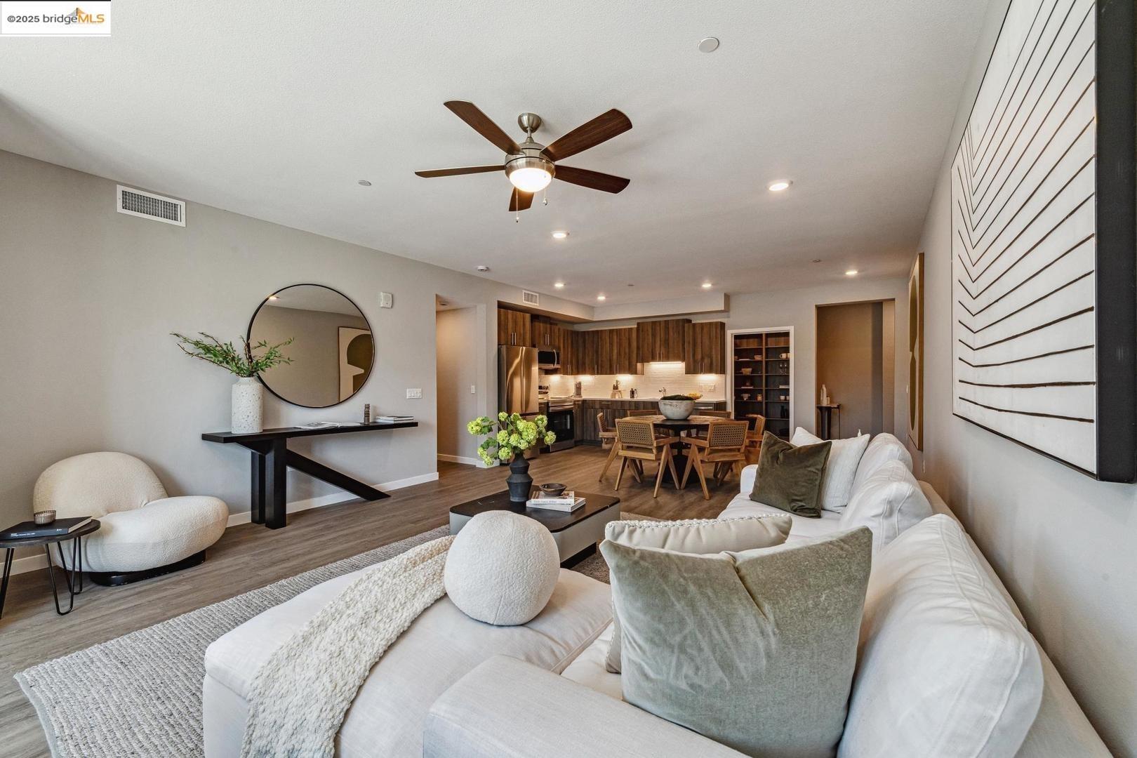 2400 Adeline ST # 208, Oakland, California 94607, 2 Bedrooms Bedrooms, 5 Rooms Rooms,2 BathroomsBathrooms,Residential,For Sale,2400 Adeline ST # 208,41083618
