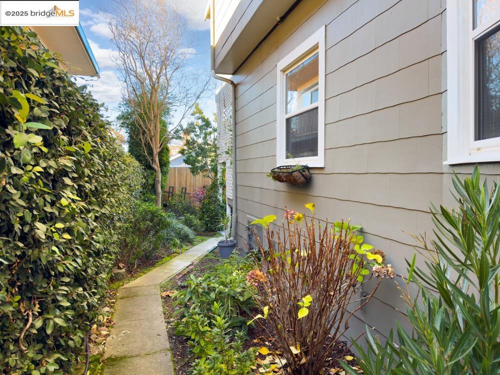 Detail Gallery Image 19 of 30 For 6437 Telegraph Ave, Oakland,  CA 94609 - – Beds | – Baths
