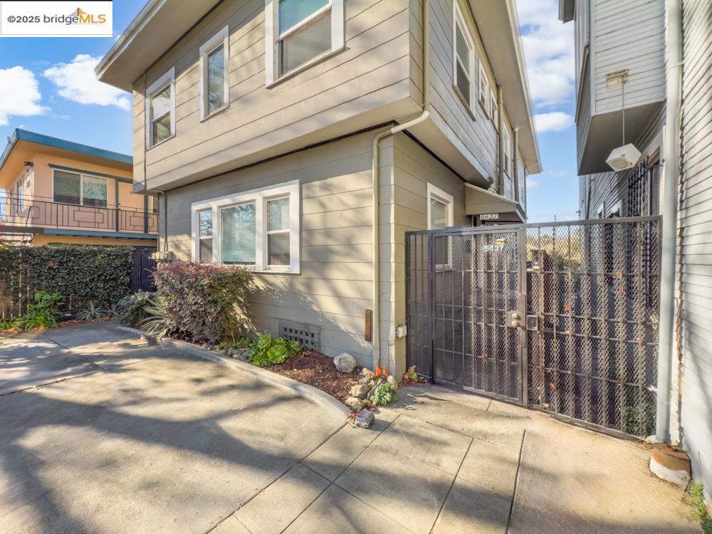 Detail Gallery Image 21 of 30 For 6437 Telegraph Ave, Oakland,  CA 94609 - – Beds | – Baths