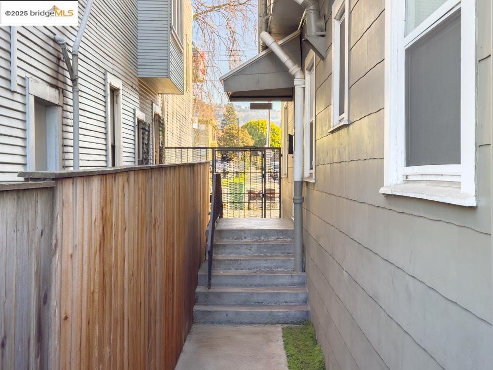 Detail Gallery Image 10 of 30 For 6437 Telegraph Ave, Oakland,  CA 94609 - – Beds | – Baths