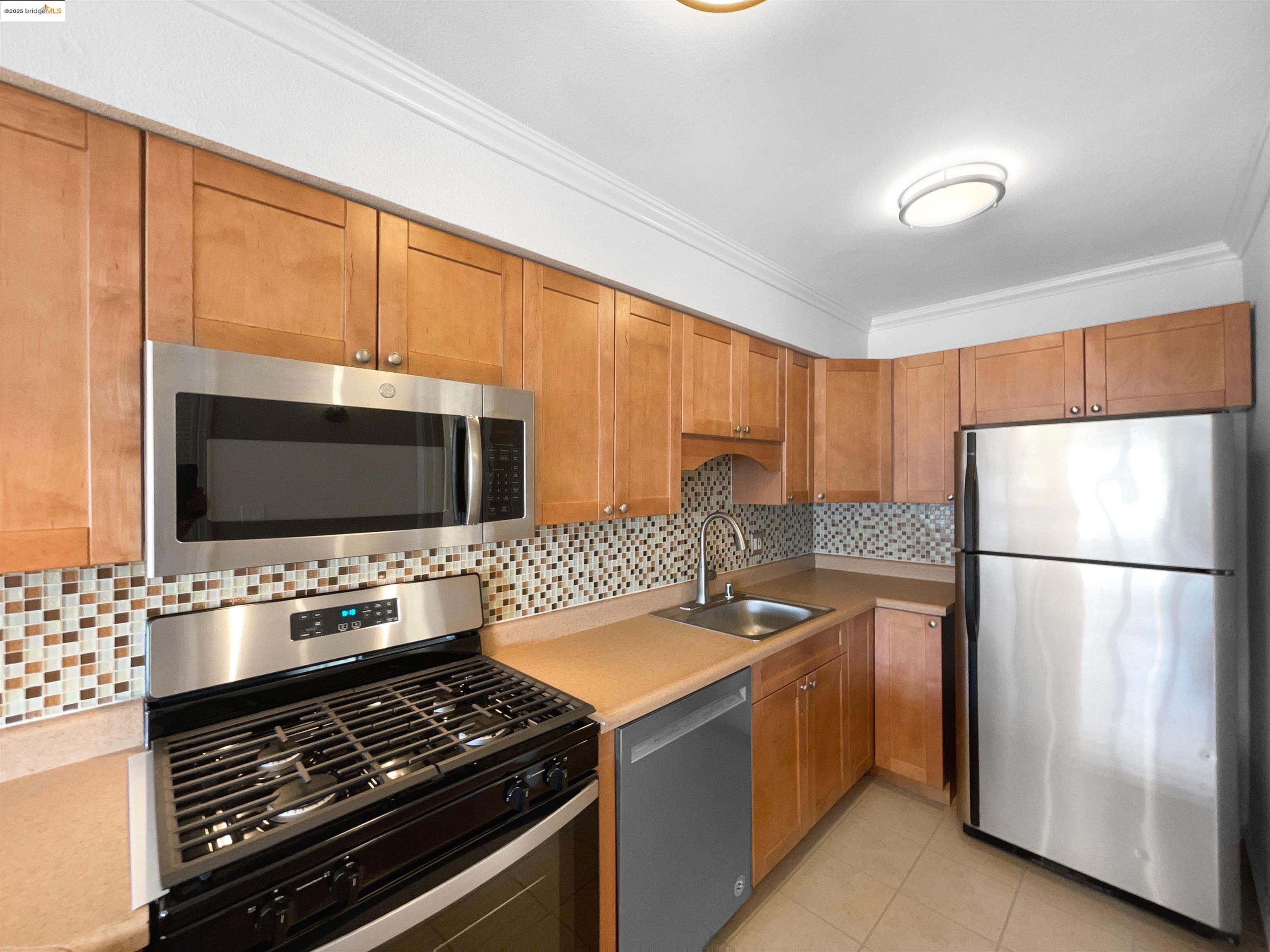 Detail Gallery Image 17 of 20 For 1555 Day Ave a,  San Mateo,  CA 94403 - 1 Beds | 1 Baths