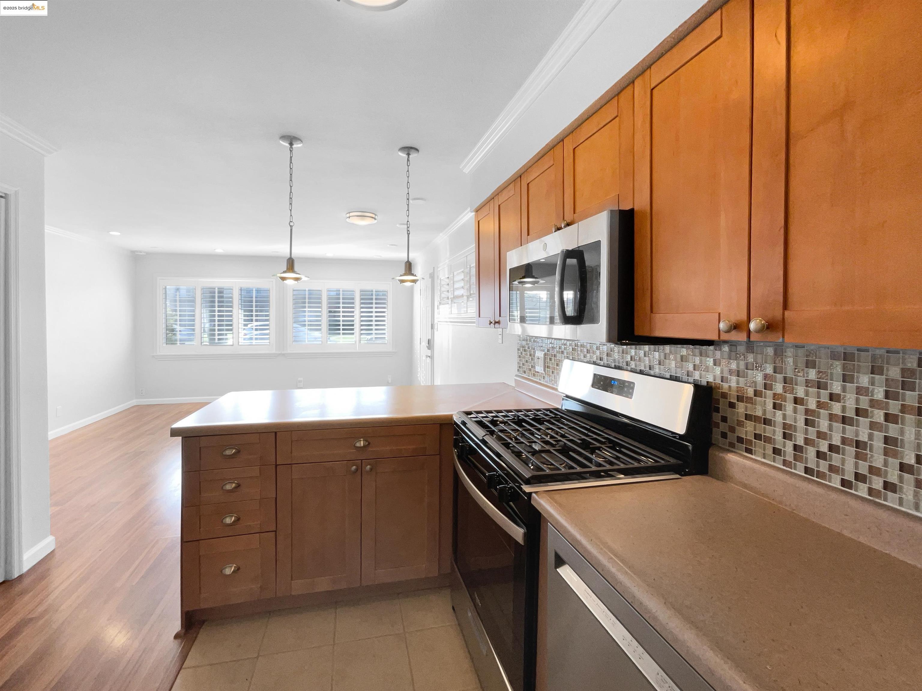 Detail Gallery Image 18 of 20 For 1555 Day Ave a,  San Mateo,  CA 94403 - 1 Beds | 1 Baths