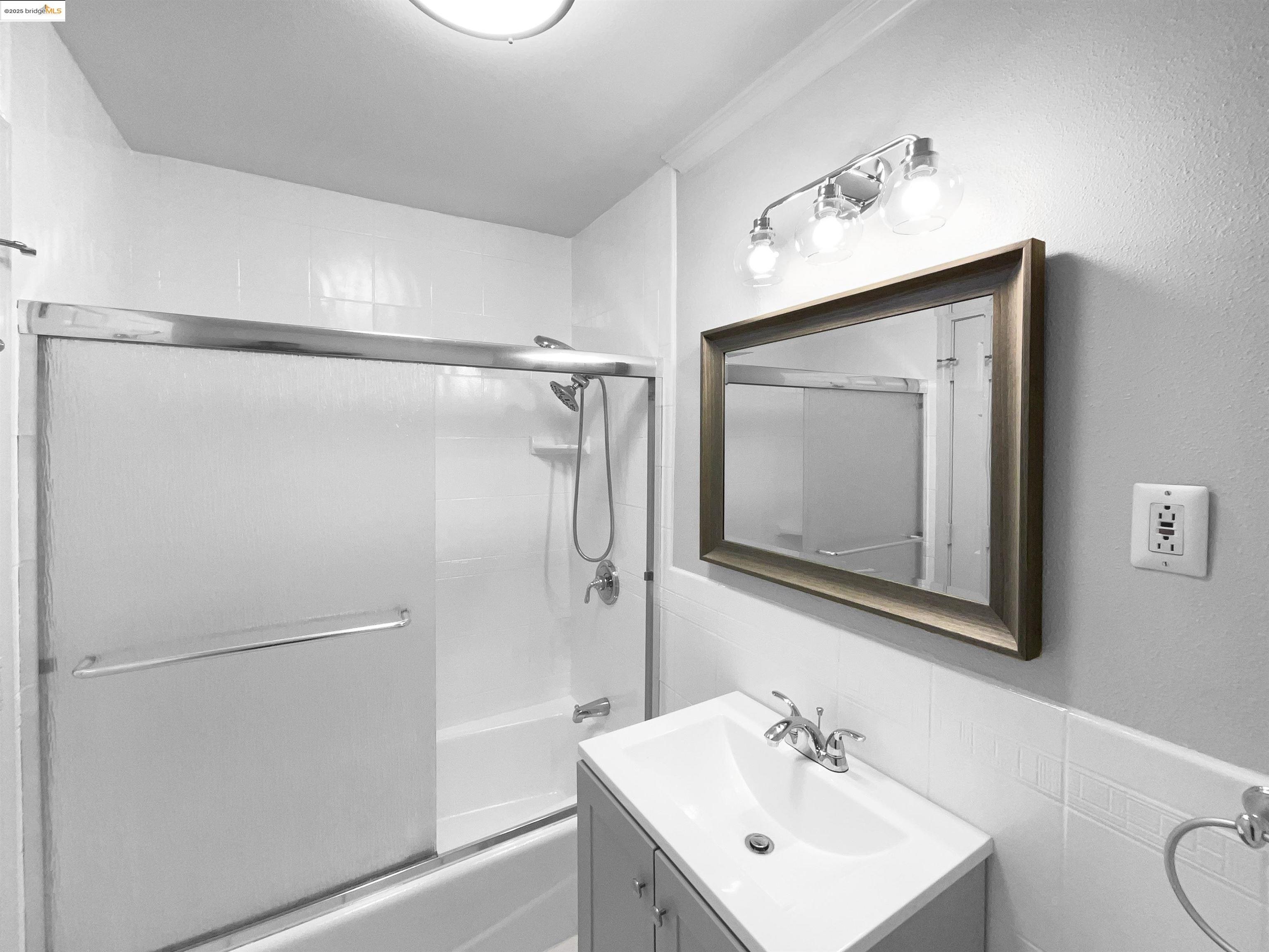 Detail Gallery Image 7 of 20 For 1555 Day Ave a,  San Mateo,  CA 94403 - 1 Beds | 1 Baths