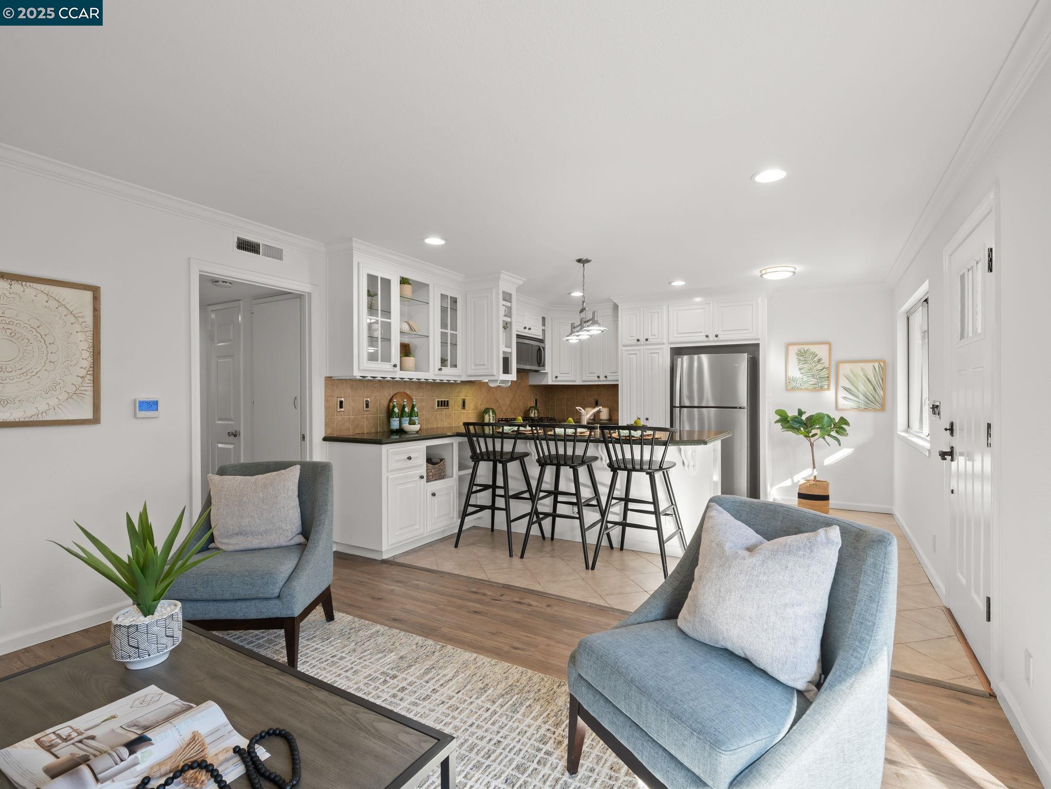 Photo #3: 41083641 Listing 