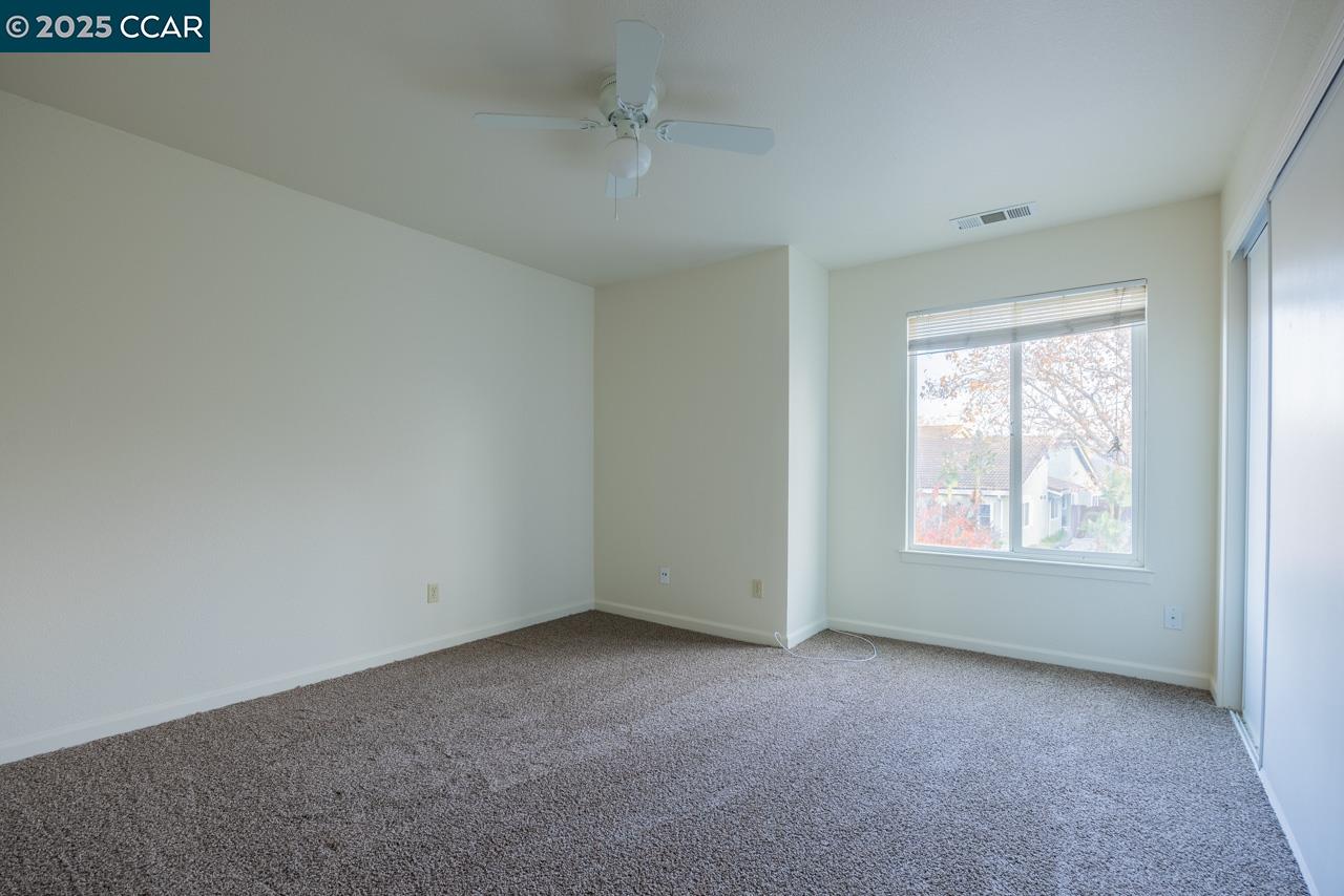 Detail Gallery Image 12 of 18 For 120 Sea Point Way, Pittsburg,  CA 94565 - 4 Beds | 2/1 Baths
