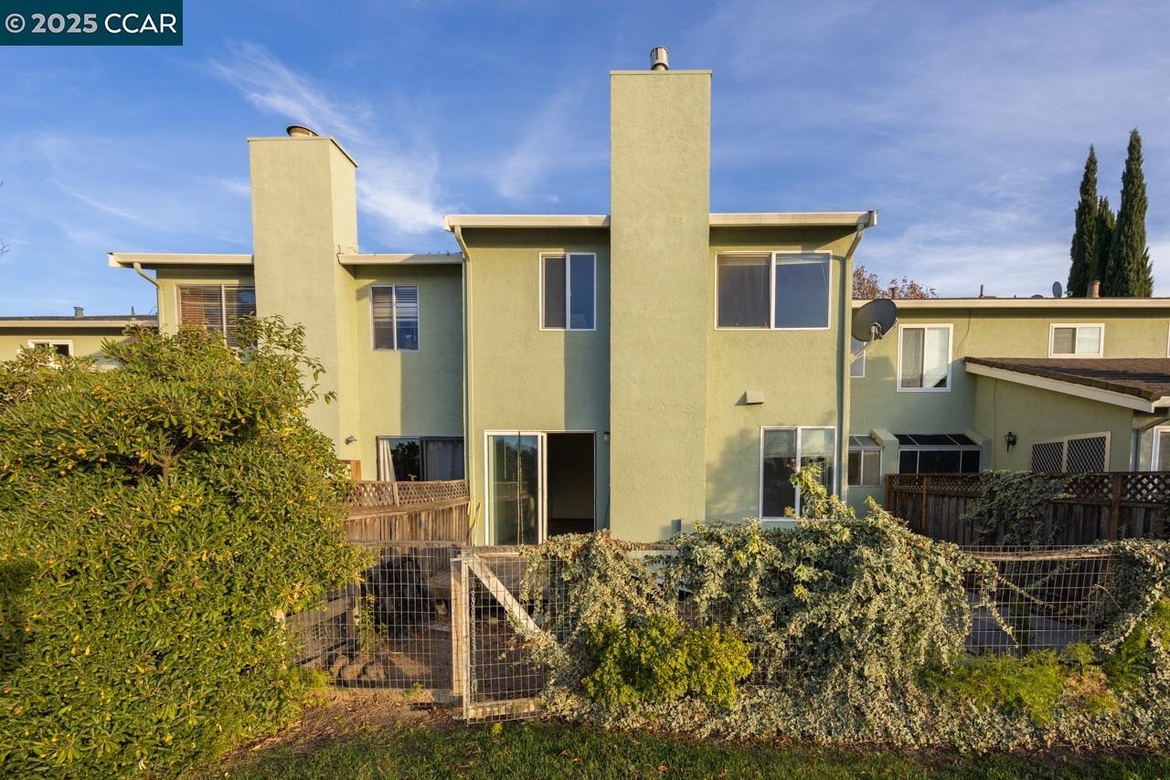 Detail Gallery Image 15 of 18 For 120 Sea Point Way, Pittsburg,  CA 94565 - 4 Beds | 2/1 Baths
