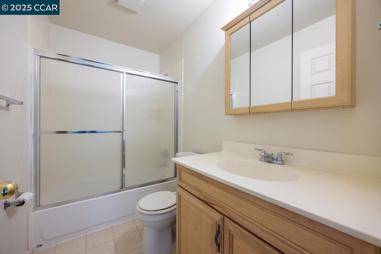 Detail Gallery Image 9 of 18 For 120 Sea Point Way, Pittsburg,  CA 94565 - 4 Beds | 2/1 Baths