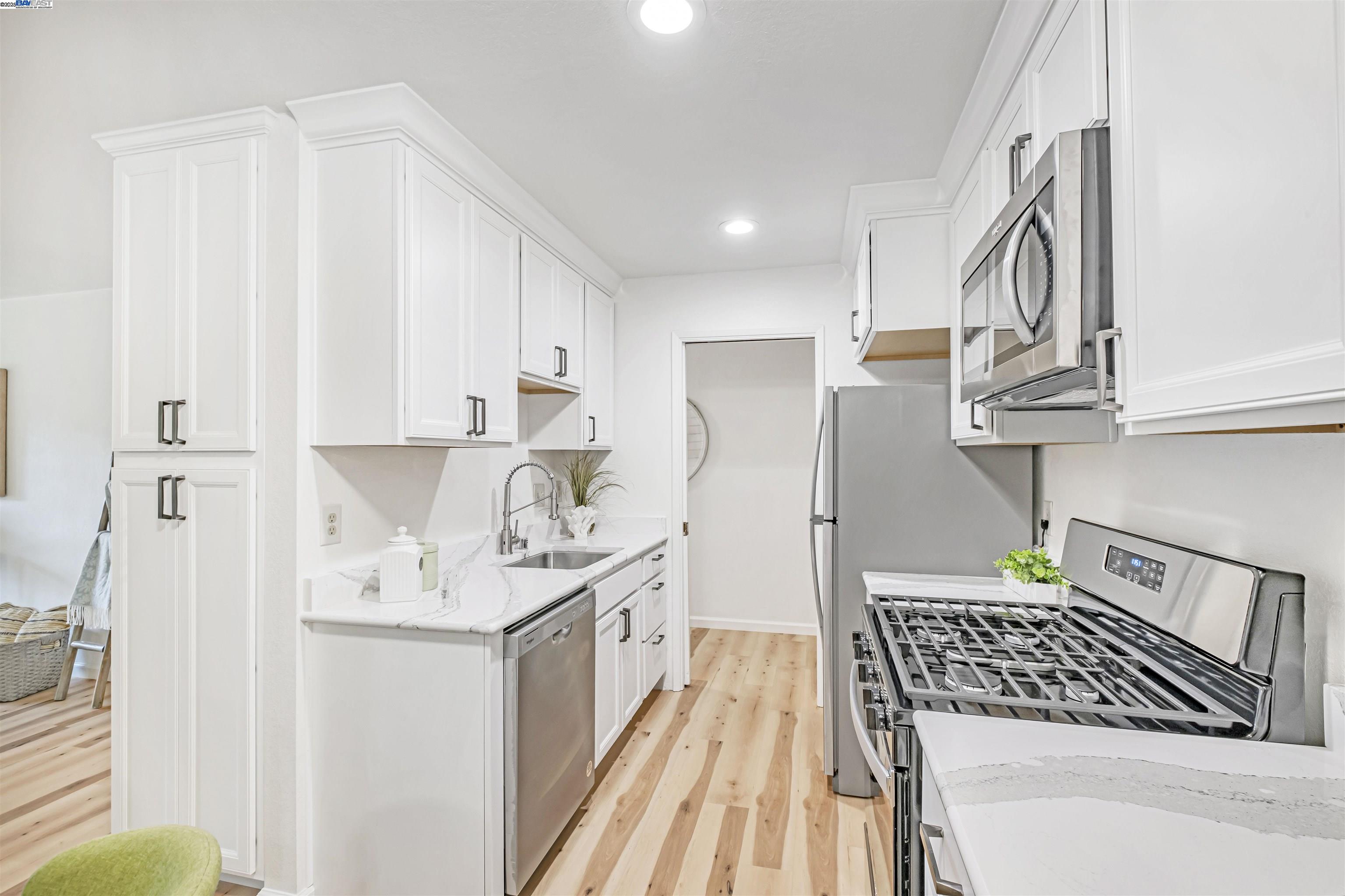 Photo #5: 41083664 Listing: Photo #5