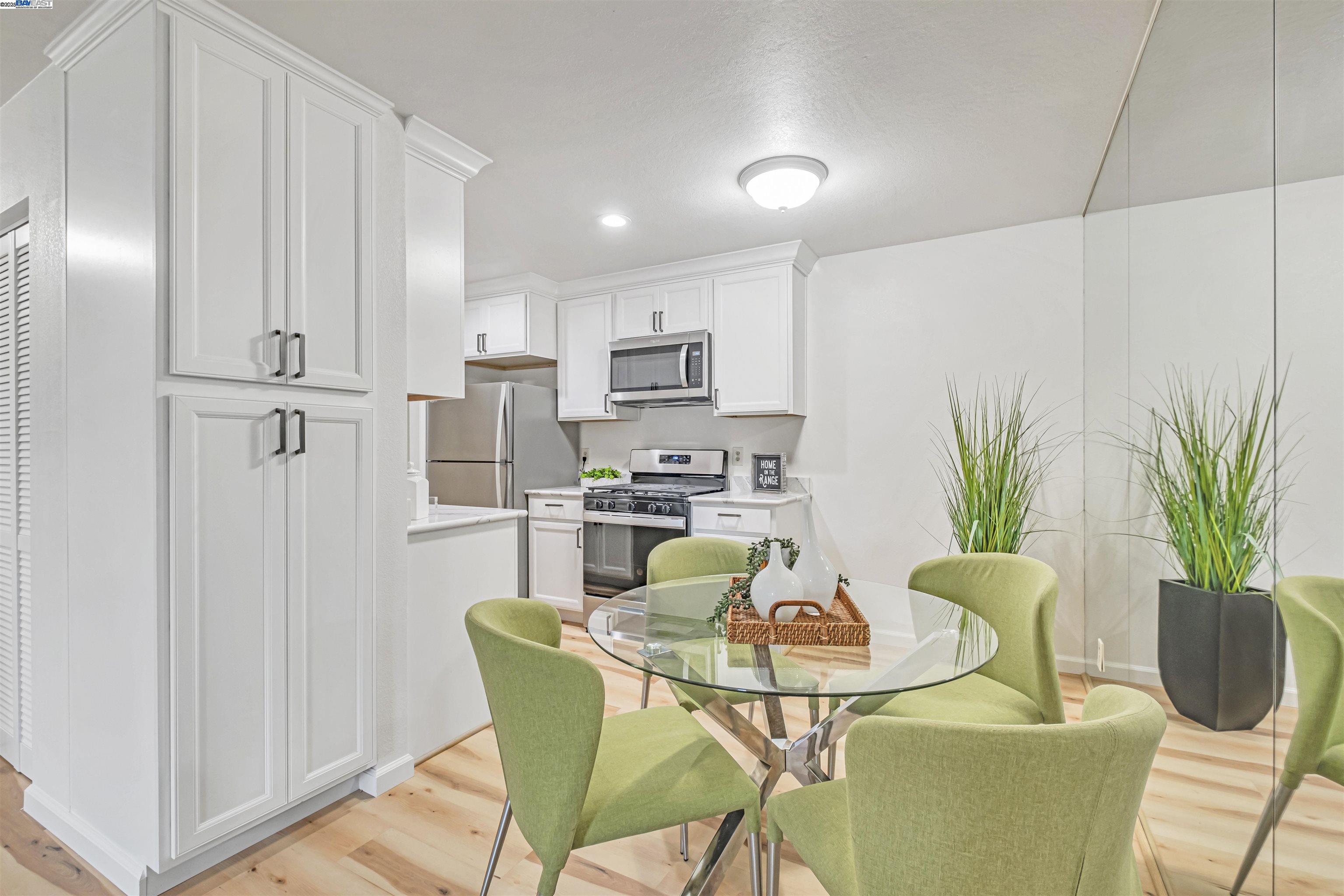 Photo #8: 41083664 Listing: Photo #8