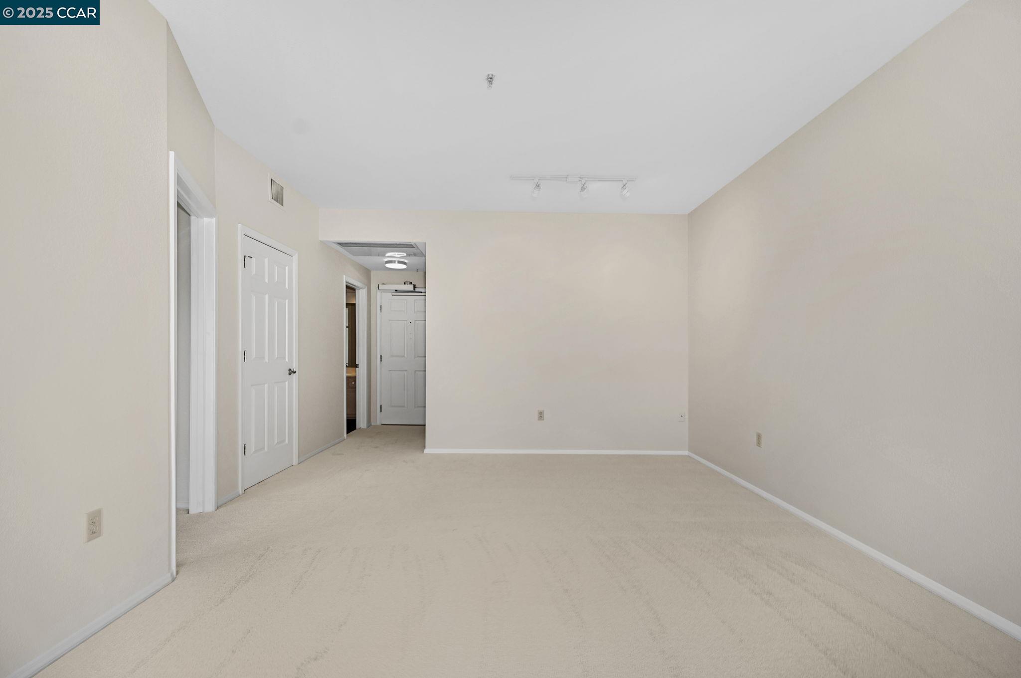 Photo #6: 41083689 Listing 