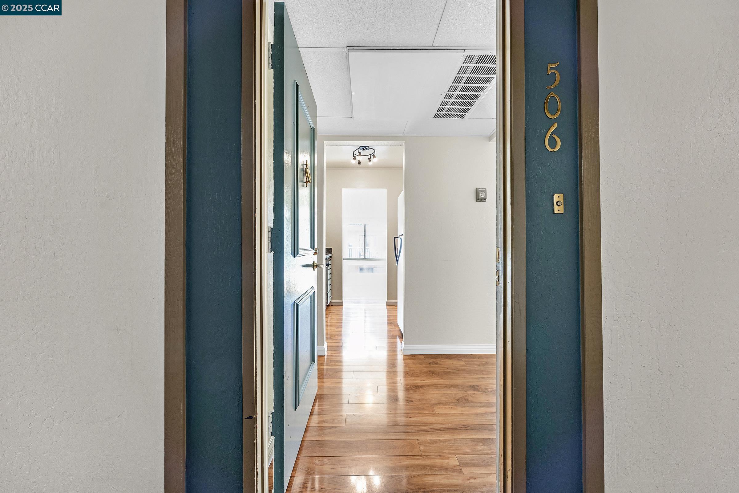 Photo #2: 41083704 Listing 