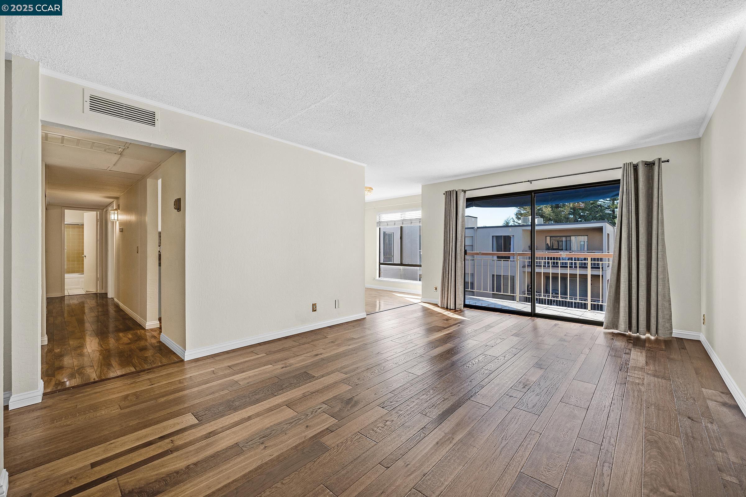 Photo #4: 41083704 Listing 