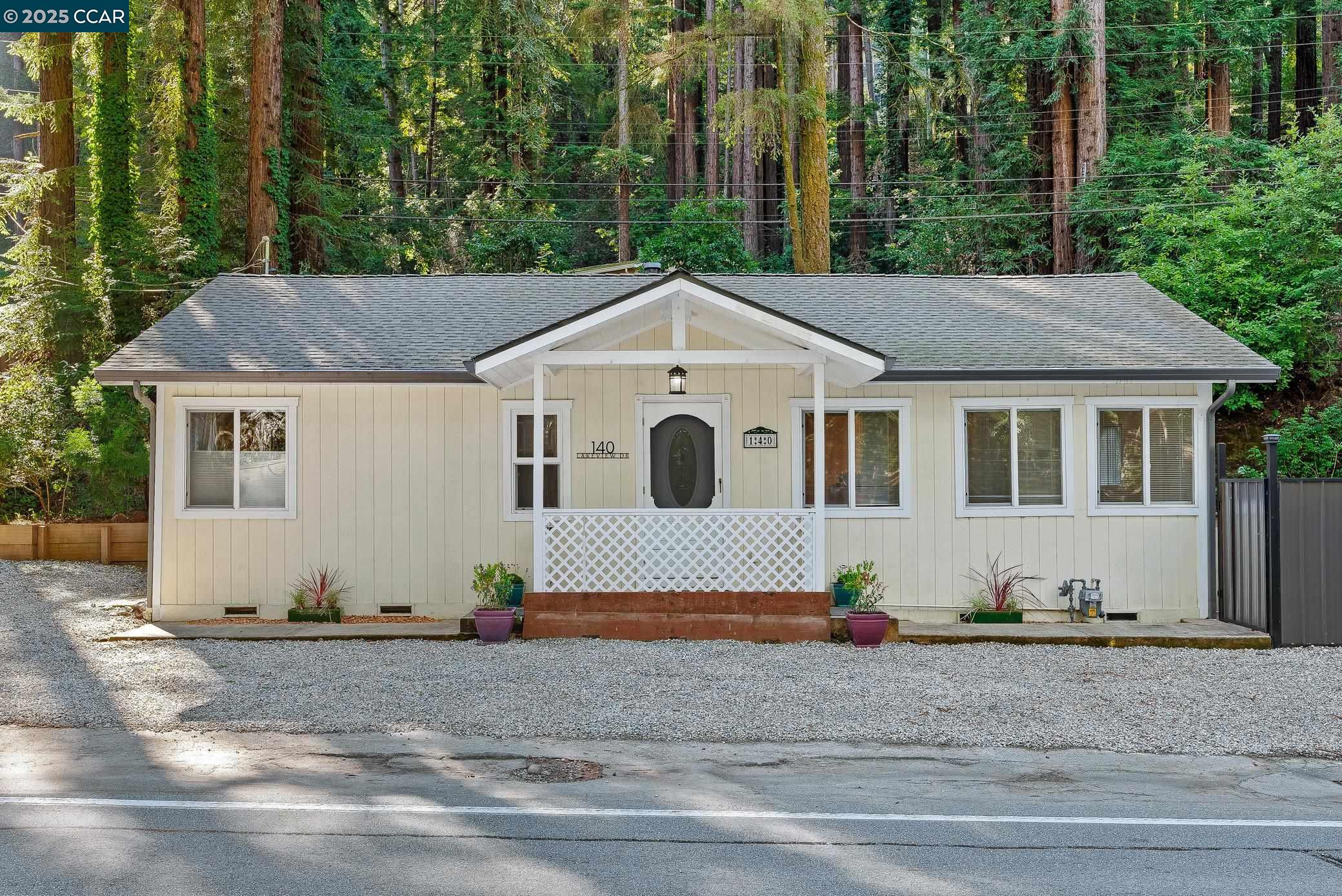 Detail Gallery Image 1 of 26 For 140 Lakeview Dr, Felton,  CA 95018 - 2 Beds | 1/1 Baths
