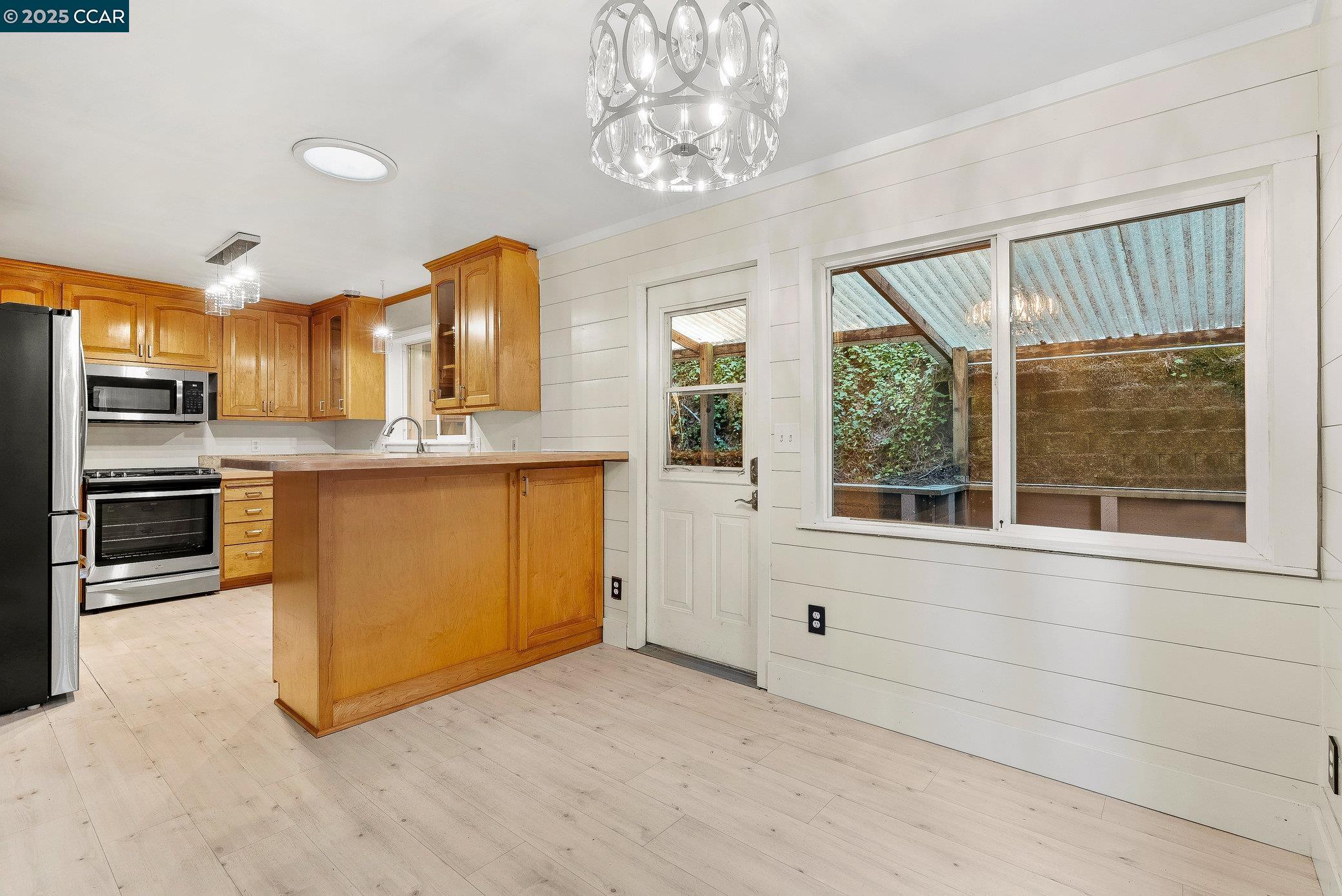 Detail Gallery Image 8 of 26 For 140 Lakeview Dr, Felton,  CA 95018 - 2 Beds | 1/1 Baths