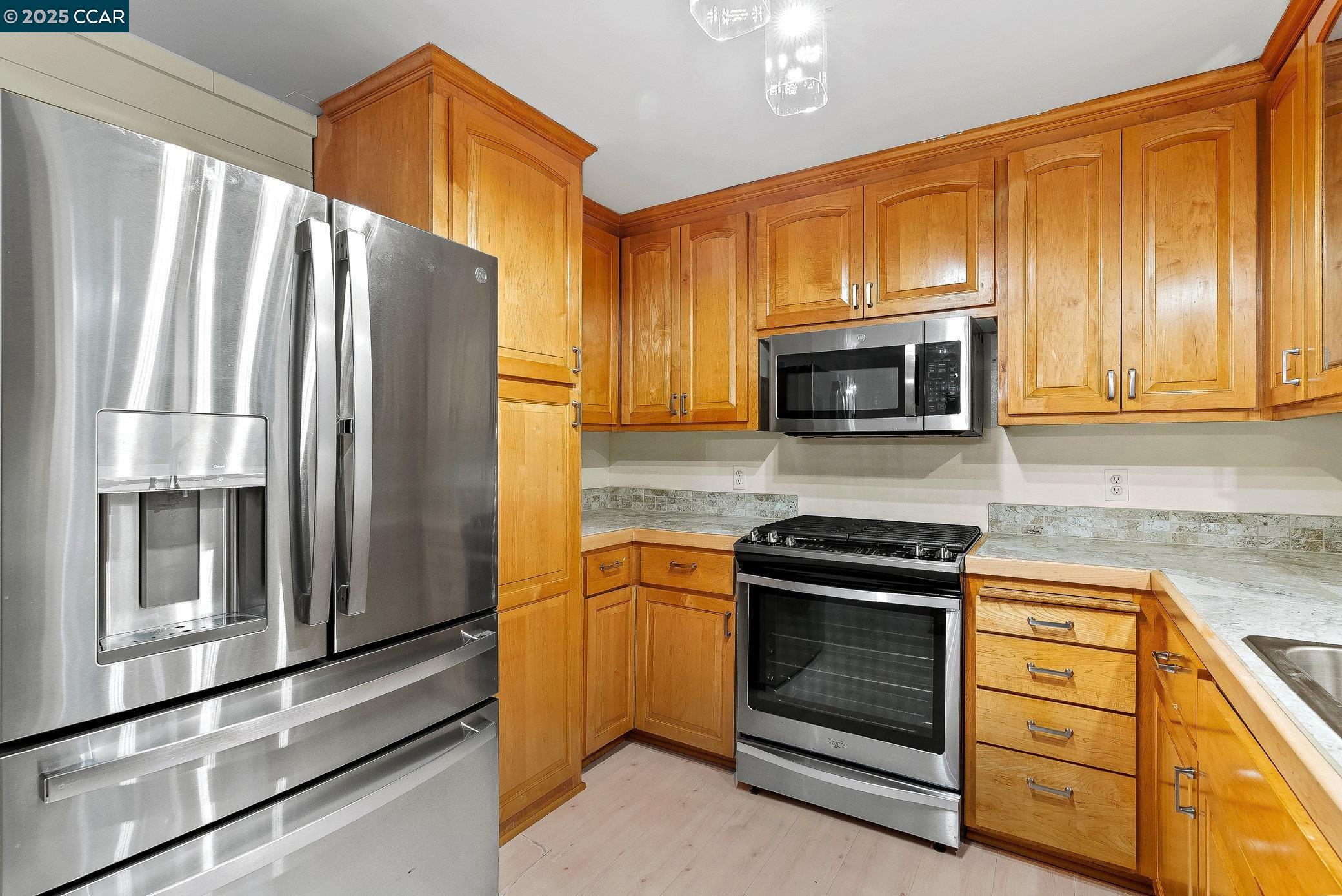 Detail Gallery Image 10 of 26 For 140 Lakeview Dr, Felton,  CA 95018 - 2 Beds | 1/1 Baths