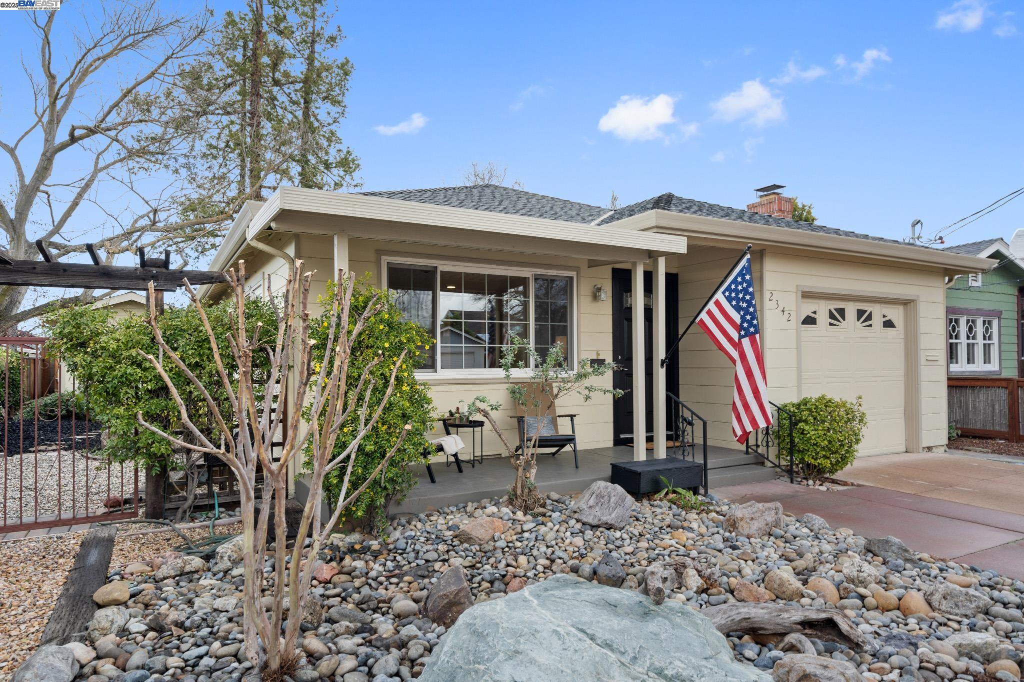 Detail Gallery Image 1 of 1 For 2342 7th St, Livermore,  CA 94550 - 2 Beds | 1/1 Baths