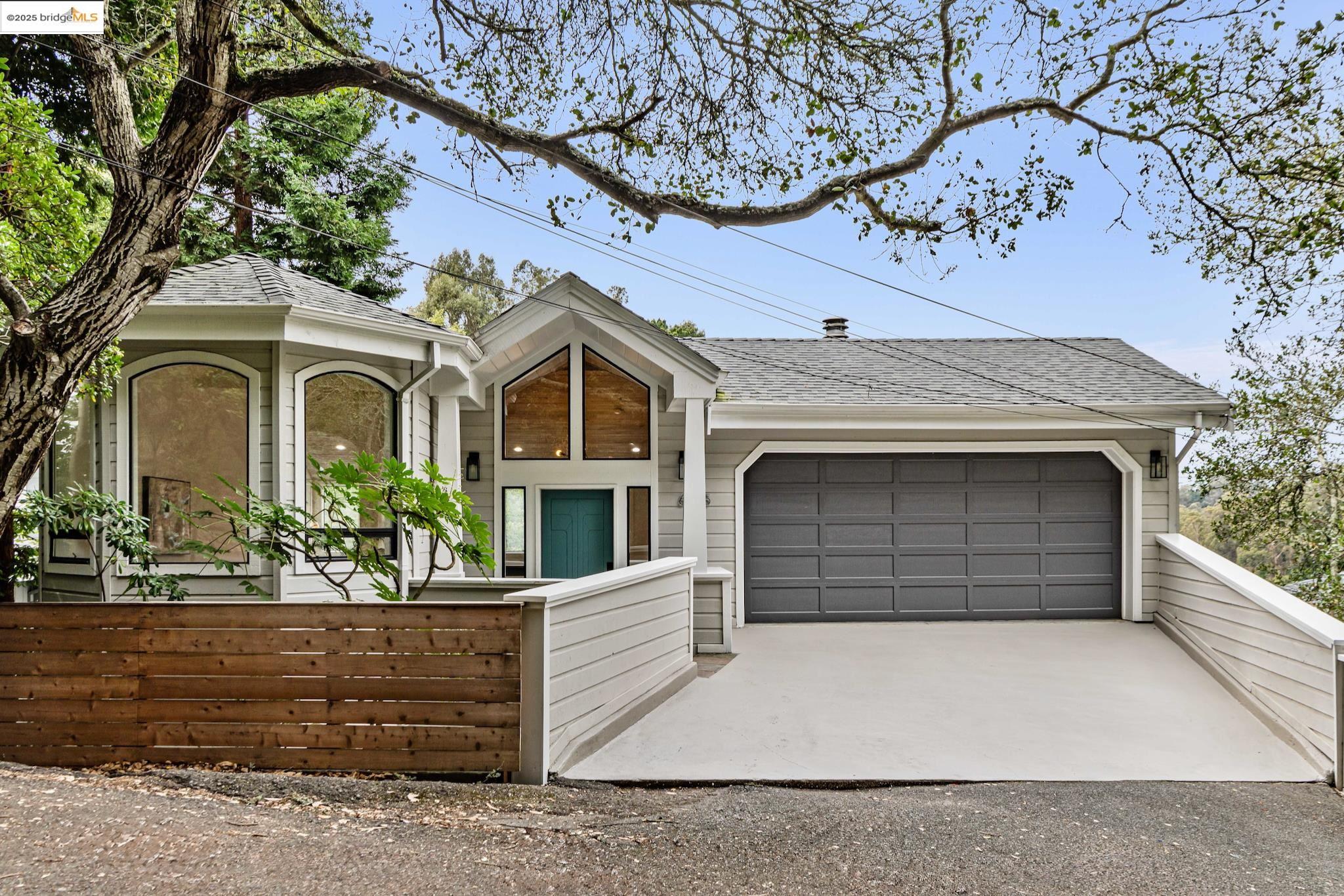 Detail Gallery Image 1 of 1 For 6845 Oakwood Dr, Oakland,  CA 94611 - 5 Beds | 4/1 Baths
