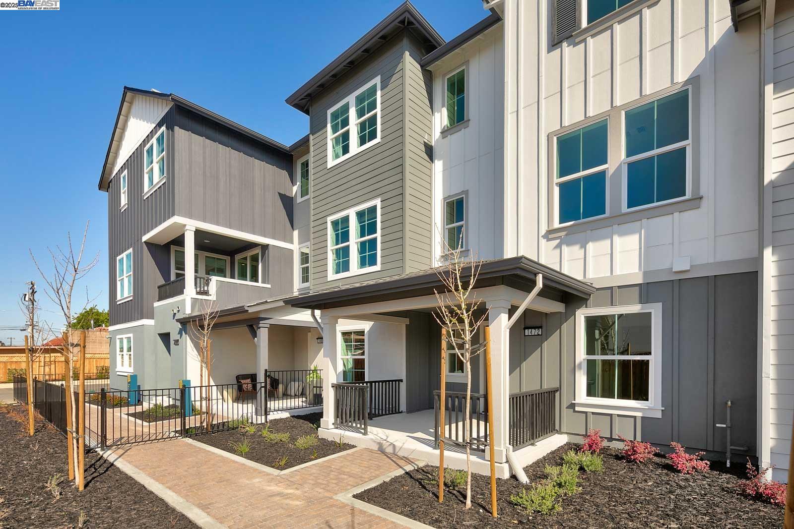 MLS: 41083757 Condo For Sale