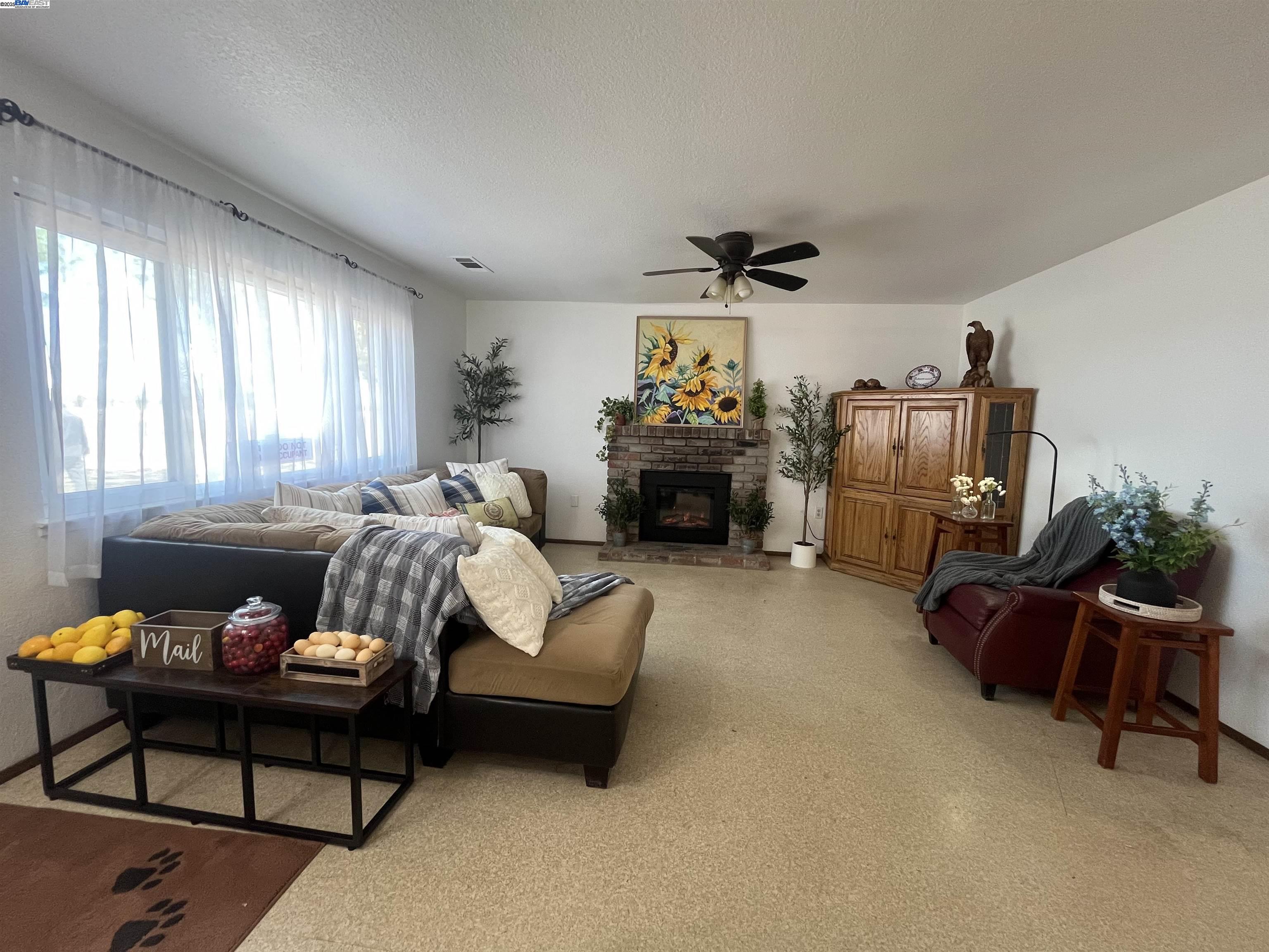 Detail Gallery Image 3 of 37 For 1290 Orange Ave, Patterson,  CA 95363 - 3 Beds | 2 Baths