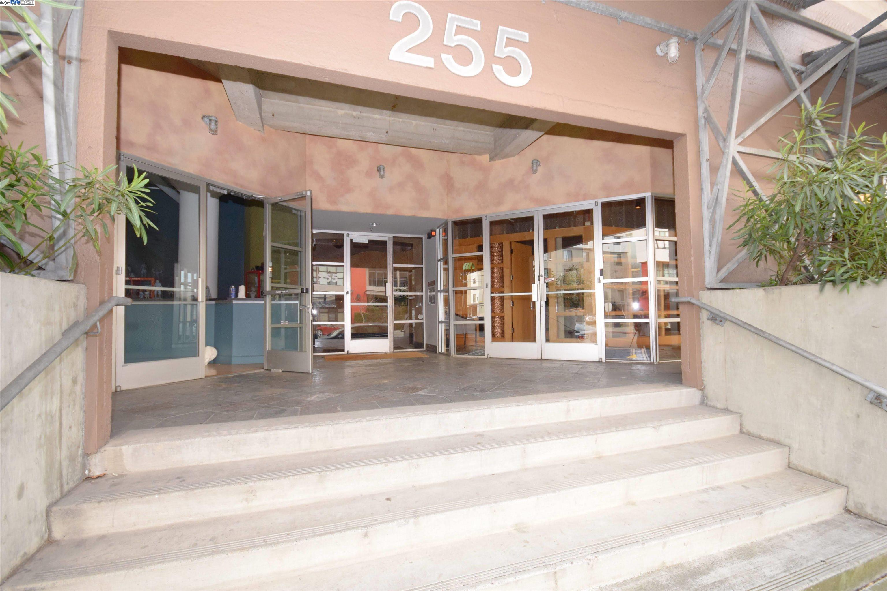 More Details about MLS # 41083771 : 255 3RD ST # 202