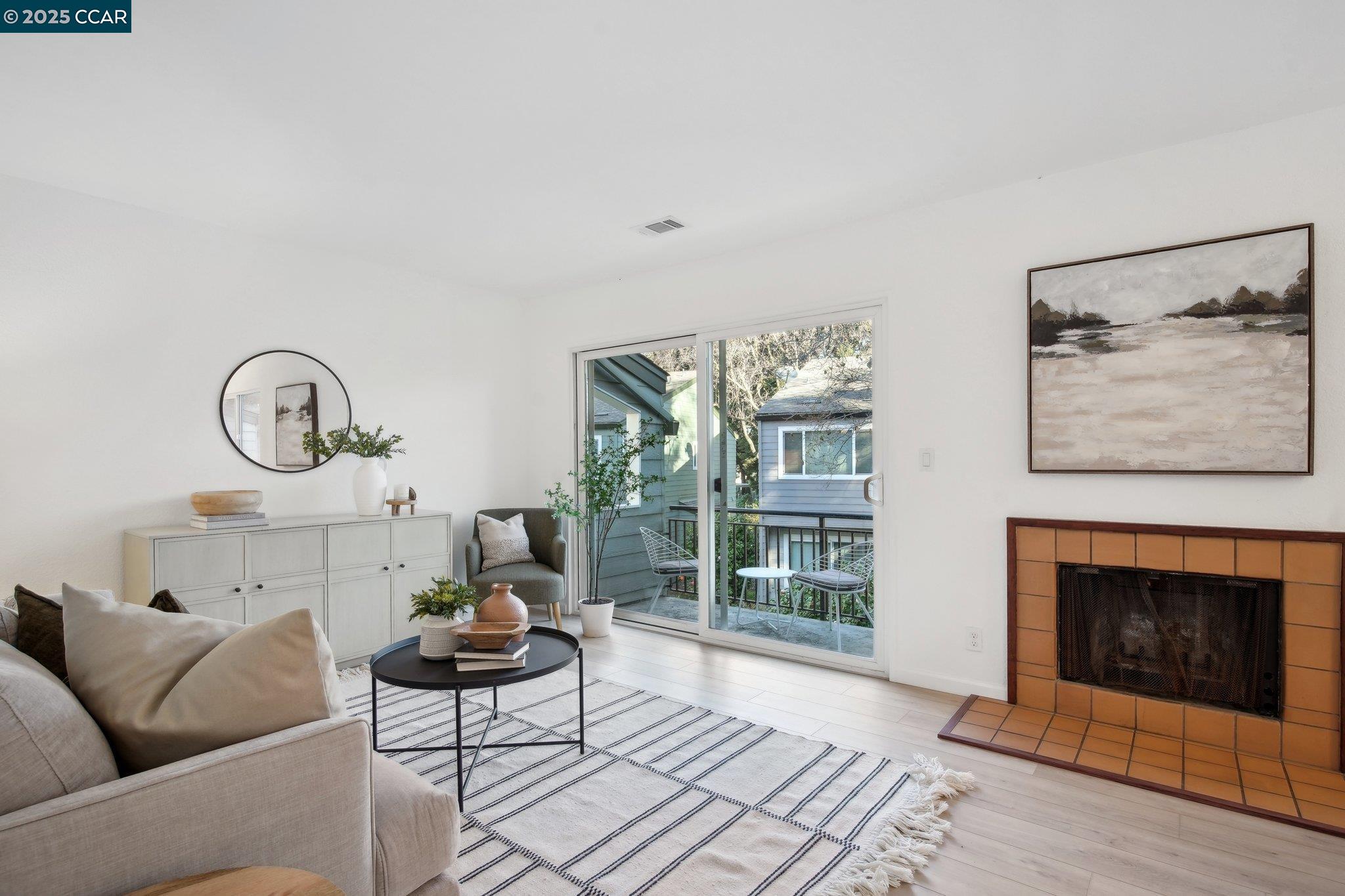 Photo #4: 41083778 Listing 