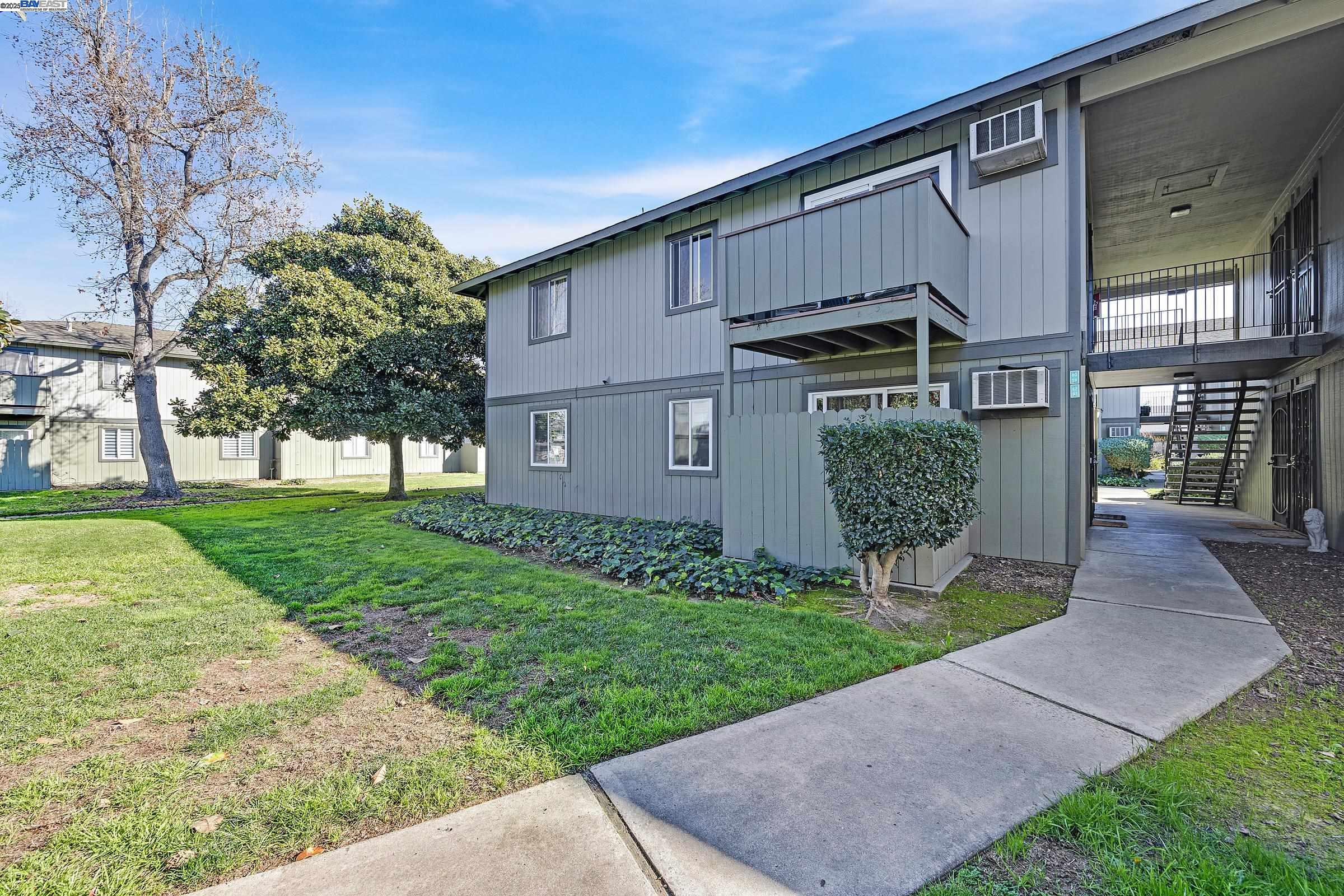 More Details about MLS # 41083803 : 1133 MEADOW LN # 61