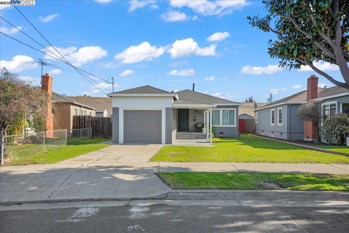 Detail Gallery Image 1 of 1 For 772 Warden Ave, San Leandro,  CA 94577 - 2 Beds | 1 Baths