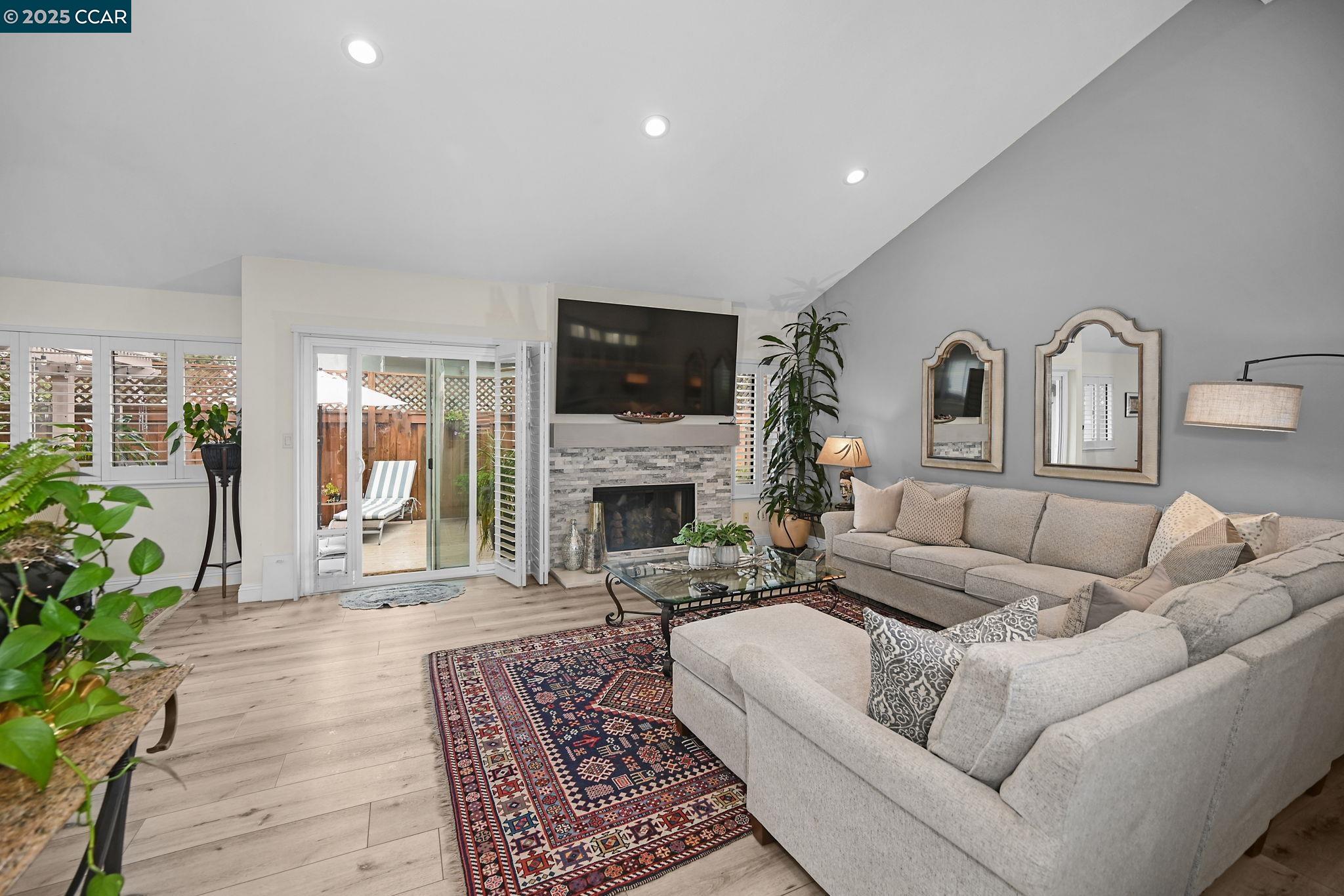 Photo #3: 41083819 Listing 