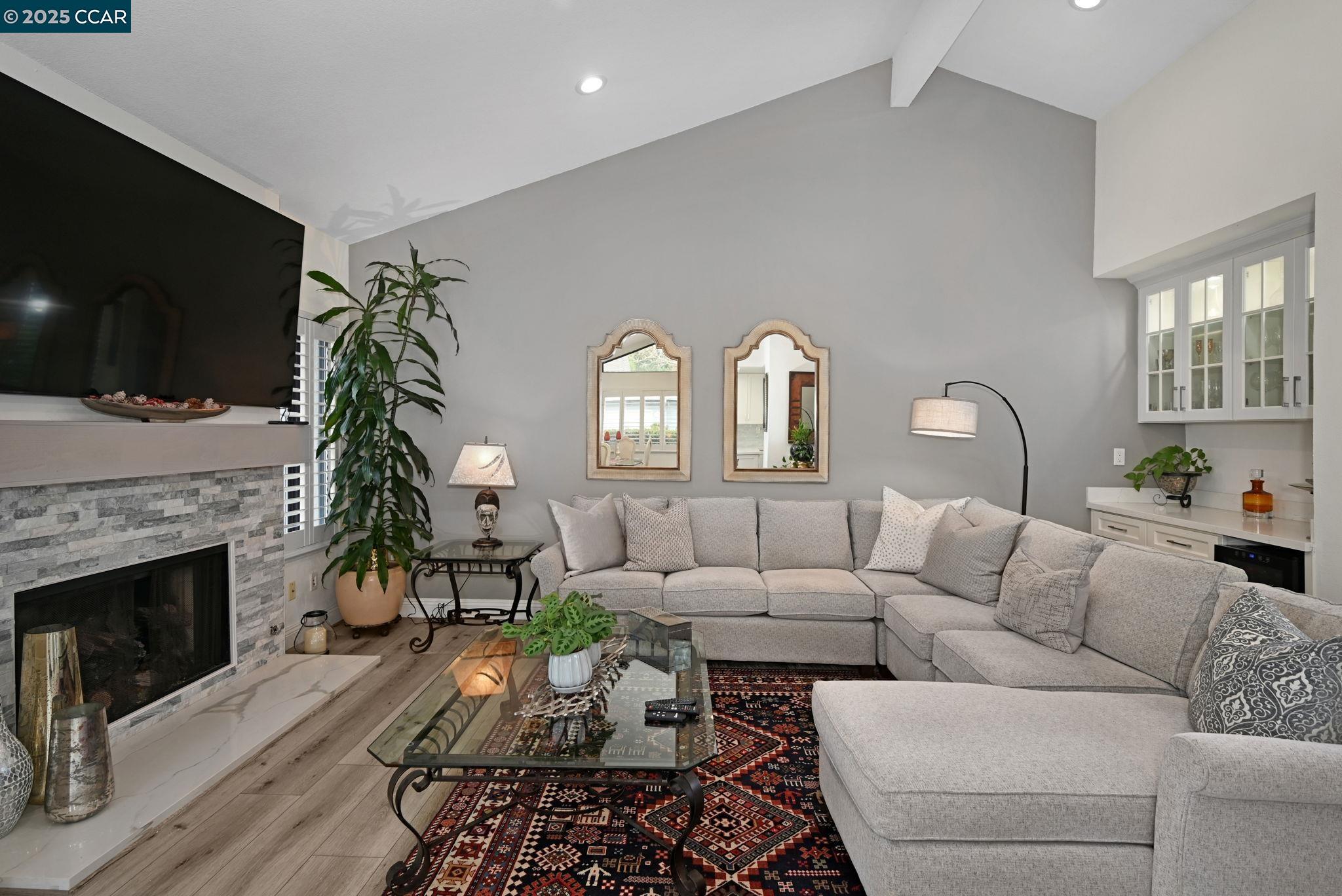 Photo #6: 41083819 Listing 