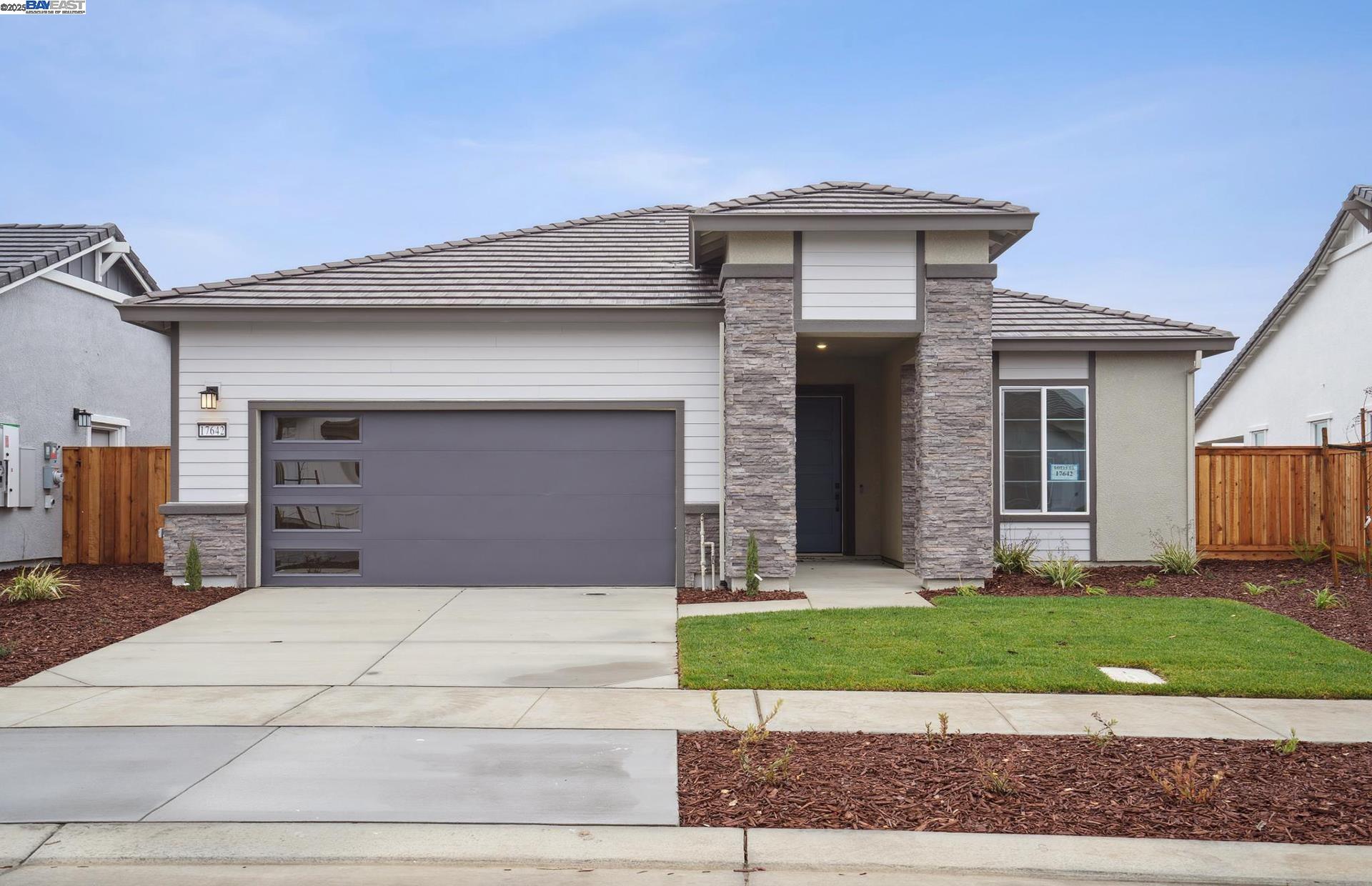 Detail Gallery Image 1 of 11 For 17642 Brightwood Avenue, Lathrop,  CA 95330 - 2 Beds | 2 Baths