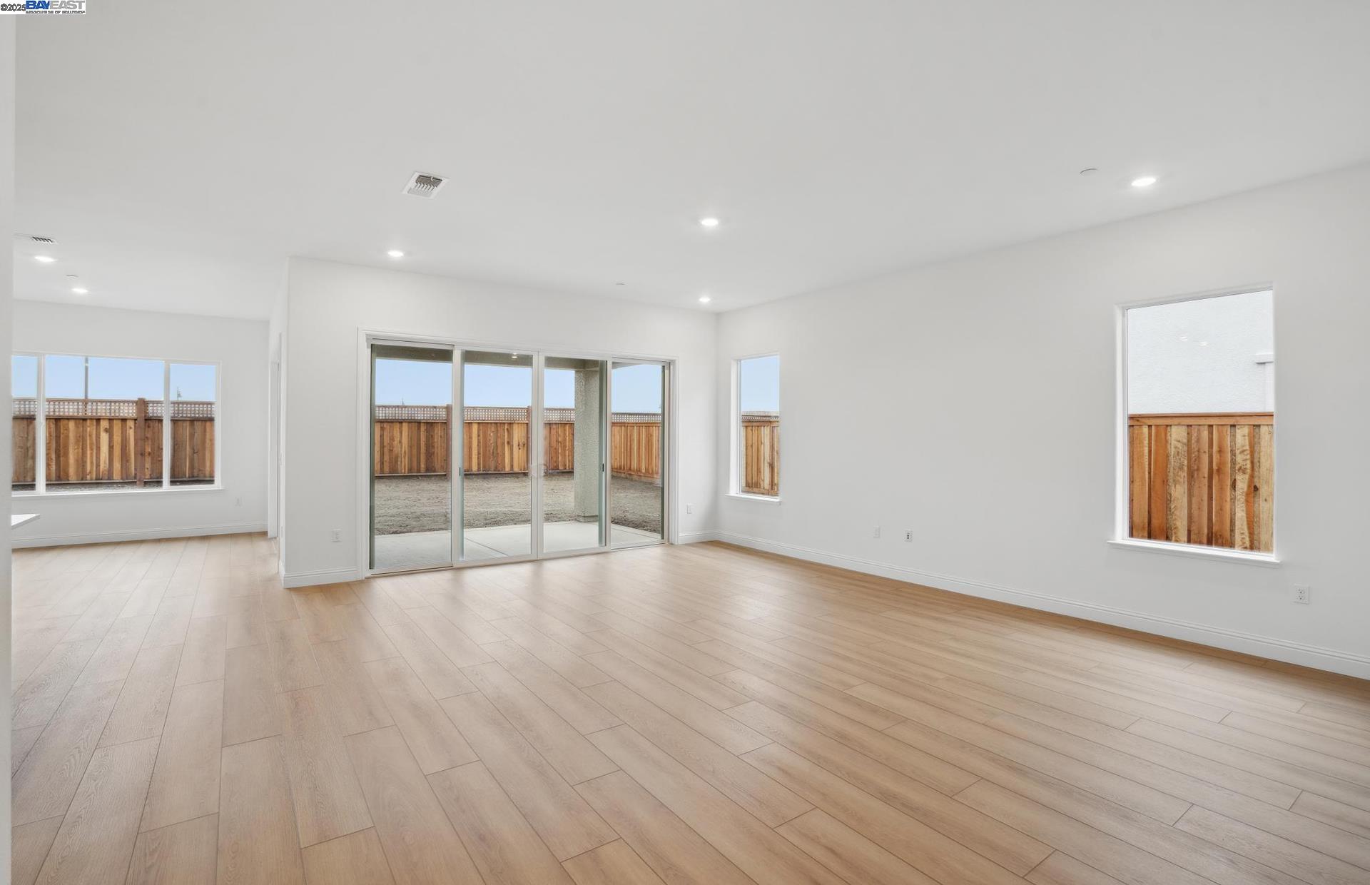 Detail Gallery Image 3 of 11 For 17642 Brightwood Avenue, Lathrop,  CA 95330 - 2 Beds | 2 Baths