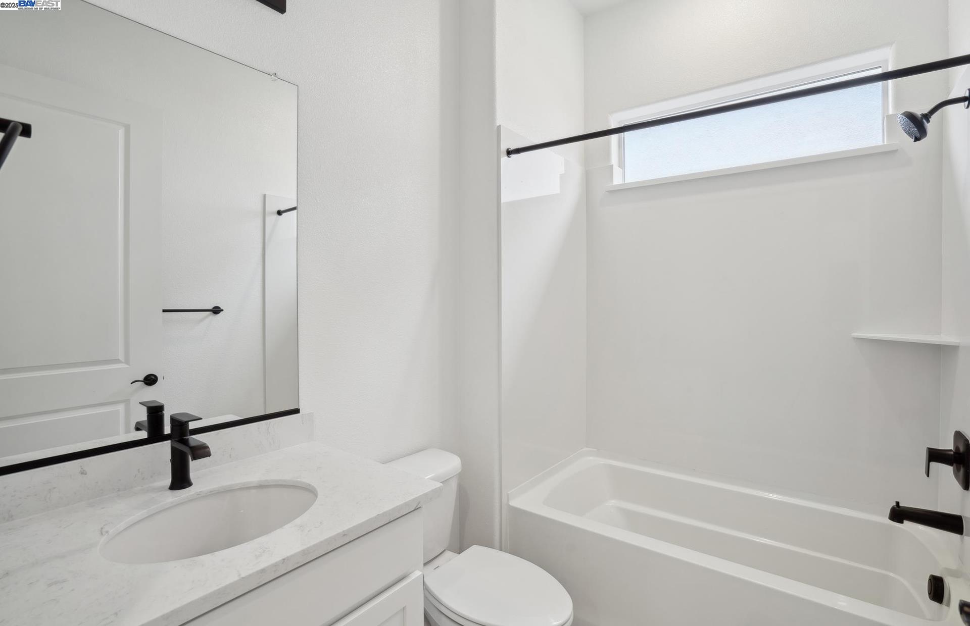 Detail Gallery Image 10 of 11 For 17642 Brightwood Avenue, Lathrop,  CA 95330 - 2 Beds | 2 Baths