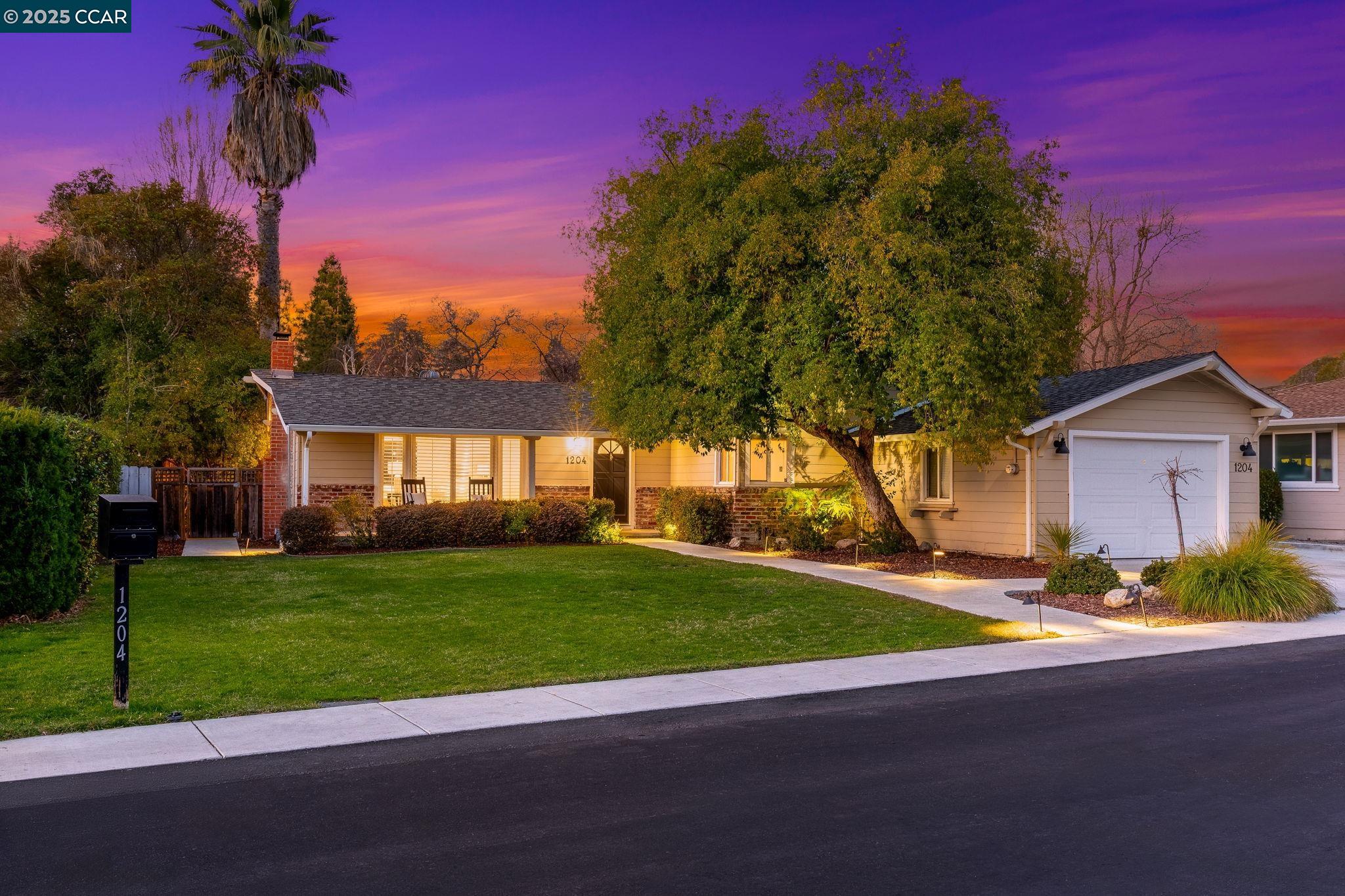 Detail Gallery Image 1 of 1 For 1204 Lindell Dr, Walnut Creek,  CA 94596 - 4 Beds | 2/2 Baths