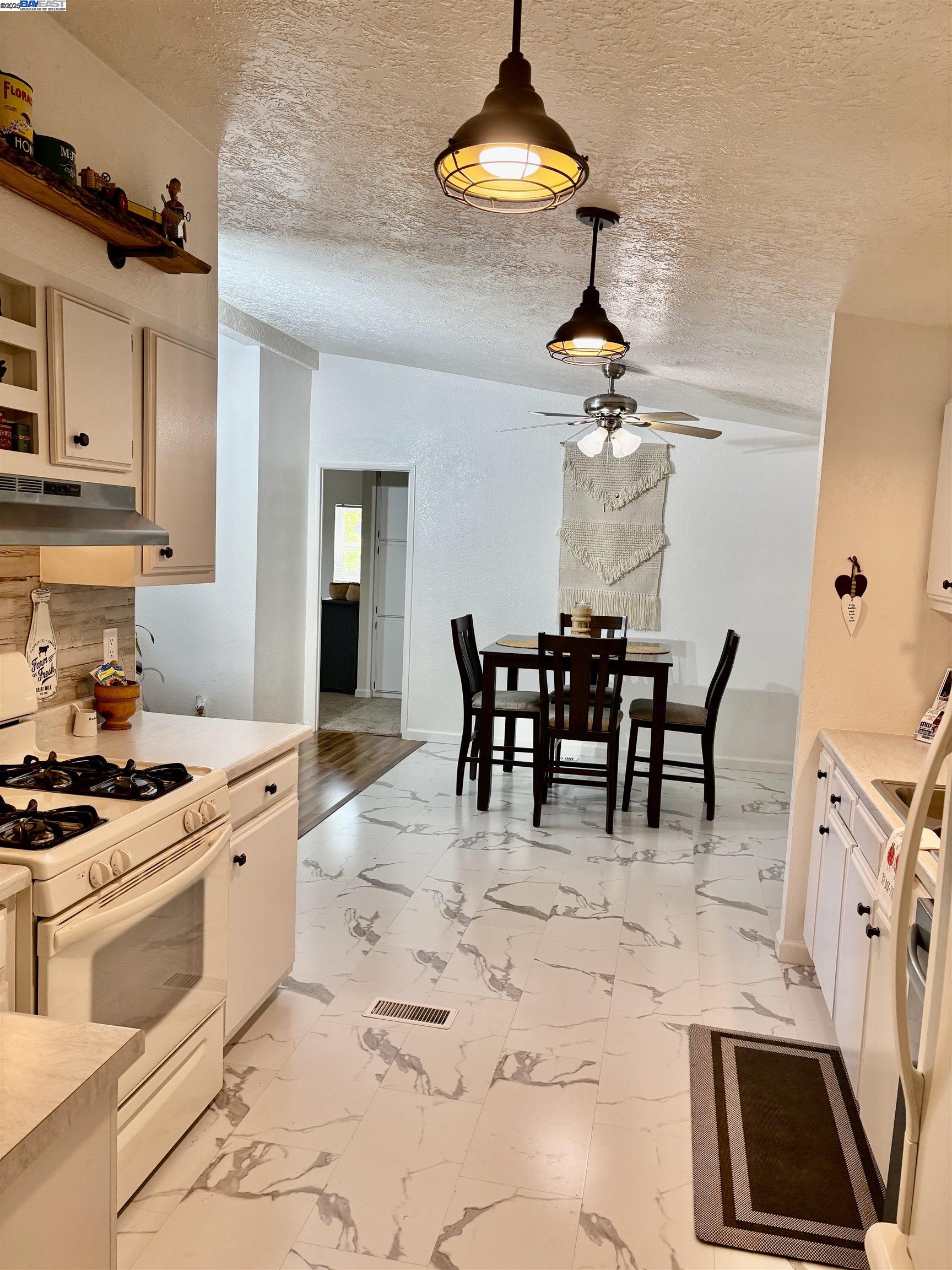 Detail Gallery Image 6 of 27 For 18717 Mill Villa Rd #152, Jamestown,  CA 95327-9351 - 3 Beds | 2 Baths