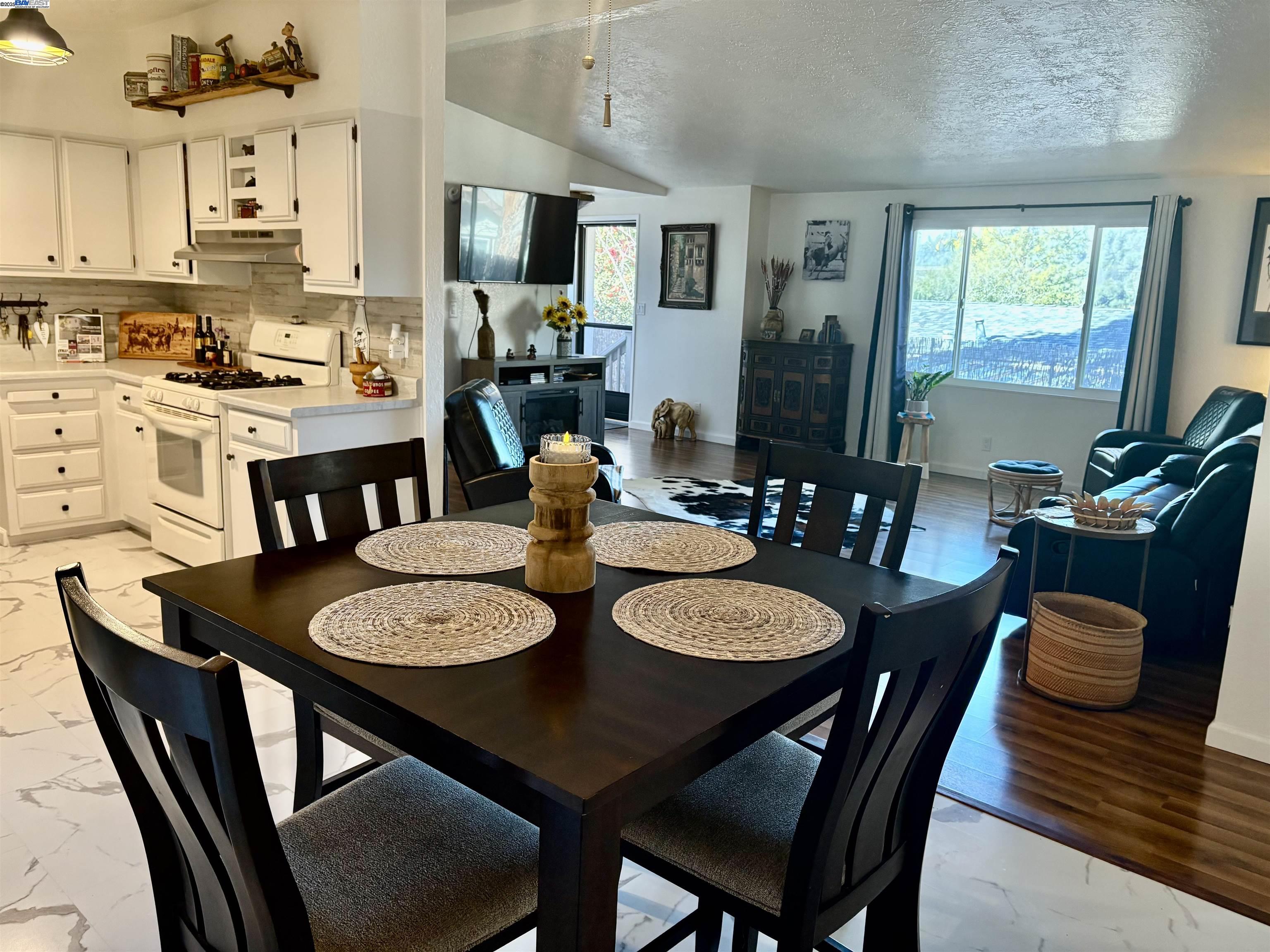 Detail Gallery Image 7 of 27 For 18717 Mill Villa Rd #152, Jamestown,  CA 95327-9351 - 3 Beds | 2 Baths