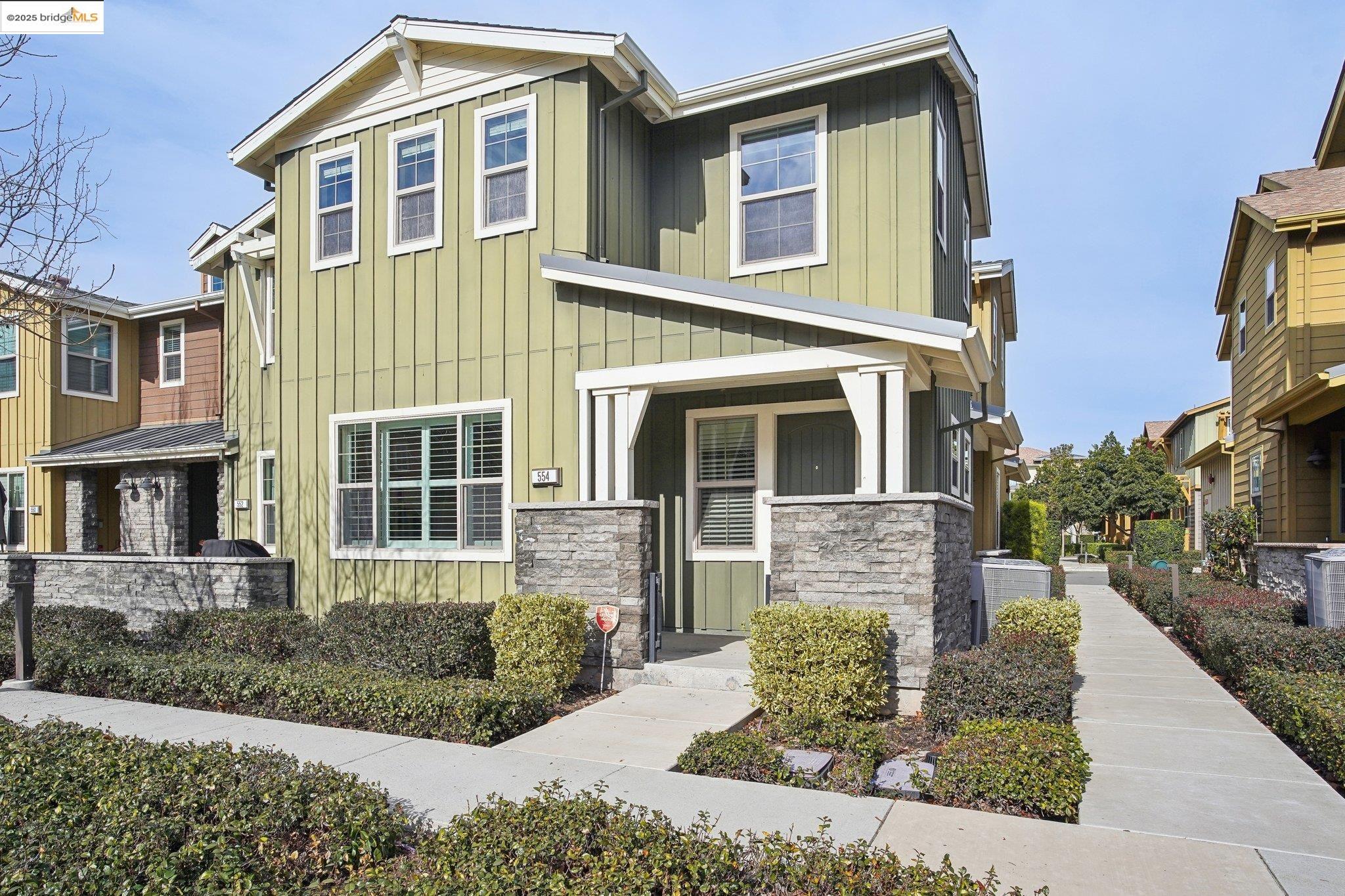 Browse active condo listings in SAGE