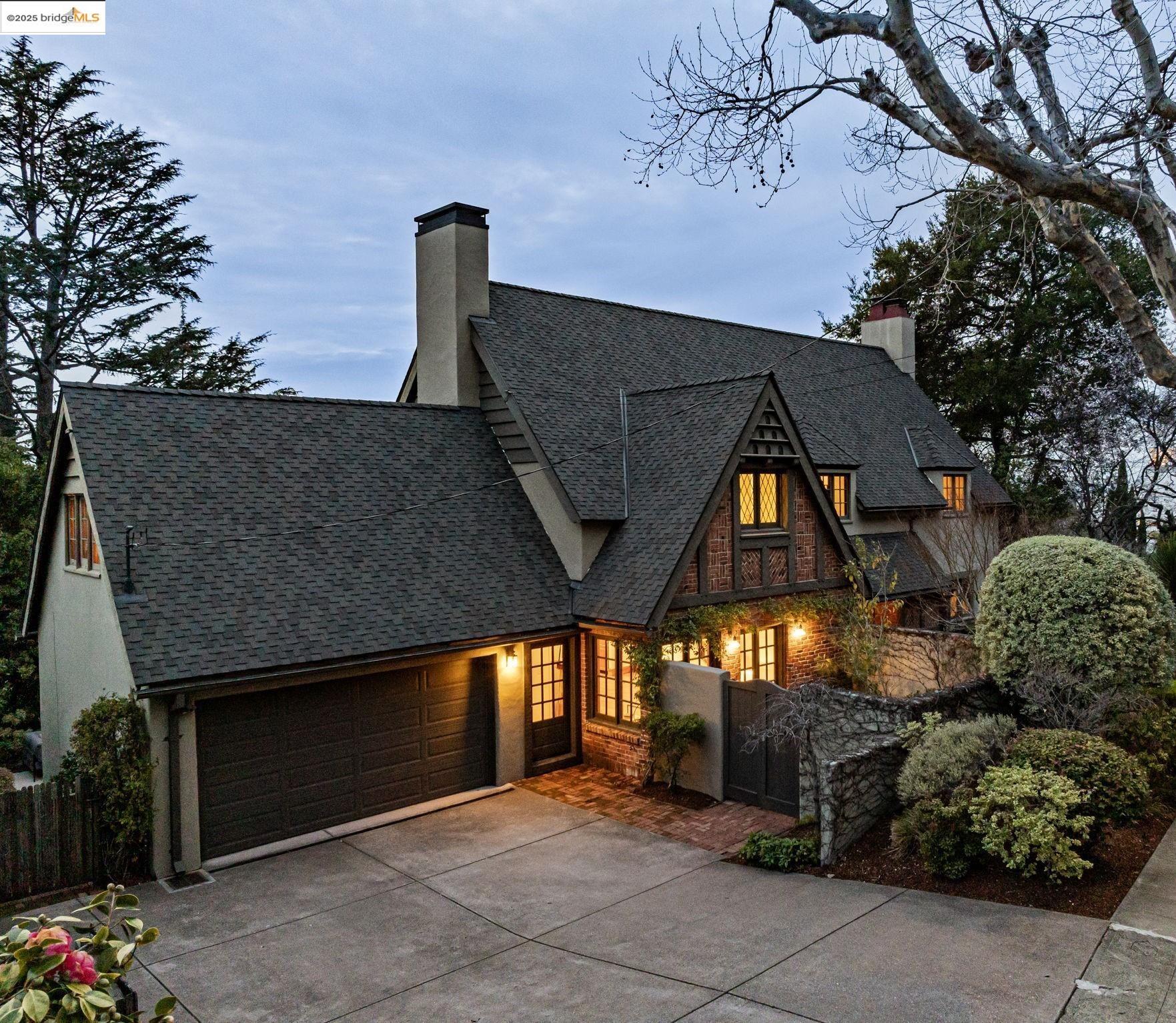 Detail Gallery Image 1 of 1 For 116 Alvarado Rd, Berkeley,  CA 94705 - 5 Beds | 2/2 Baths