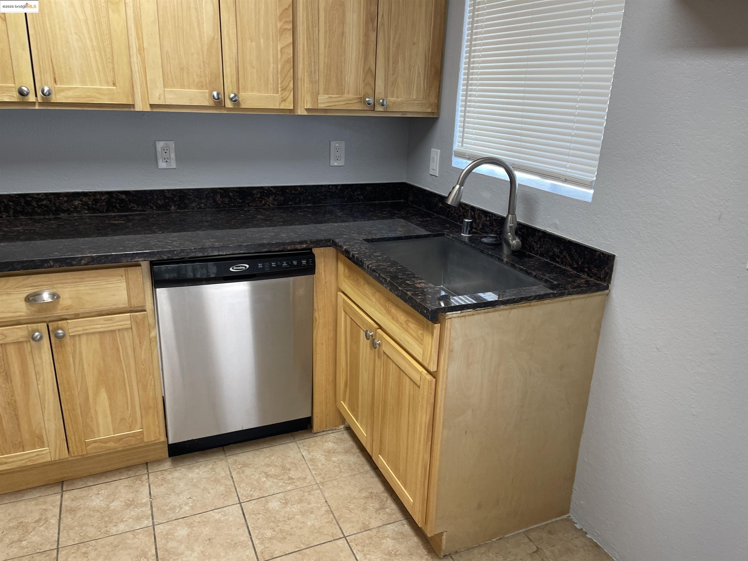 Photo #5: 41083899 Listing 